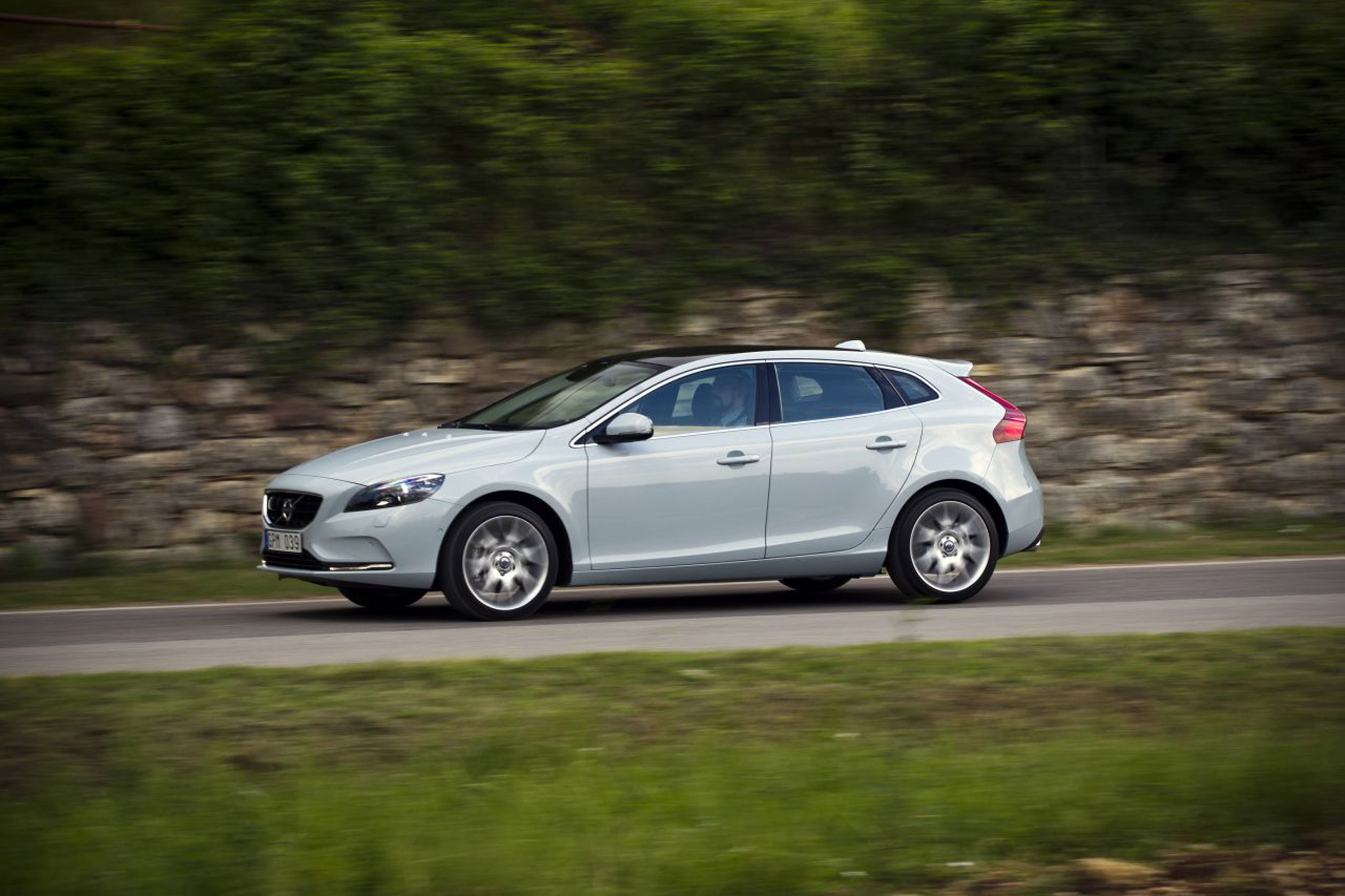 Volvo V40 photo #30