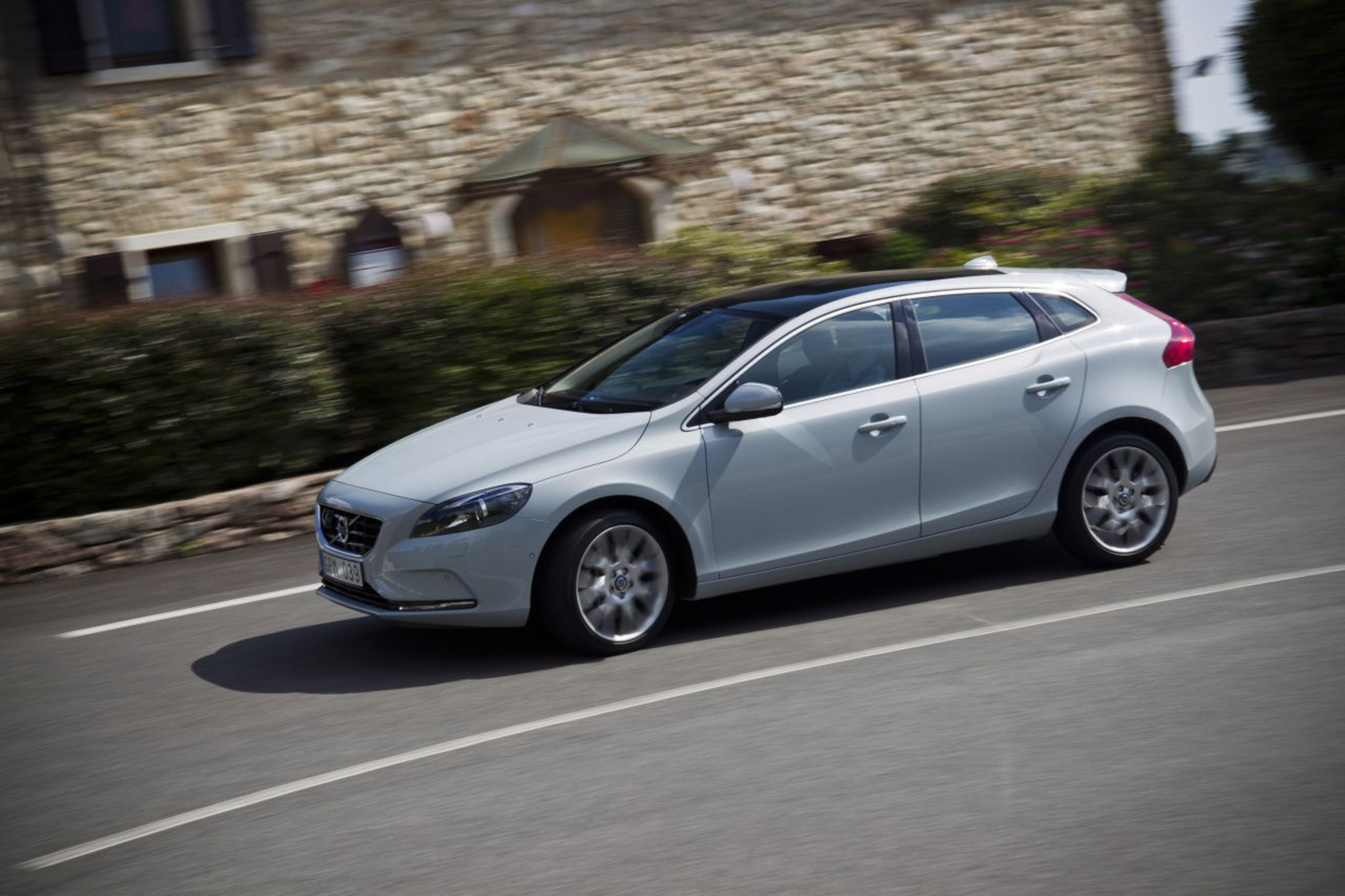 Volvo V40 photo #33