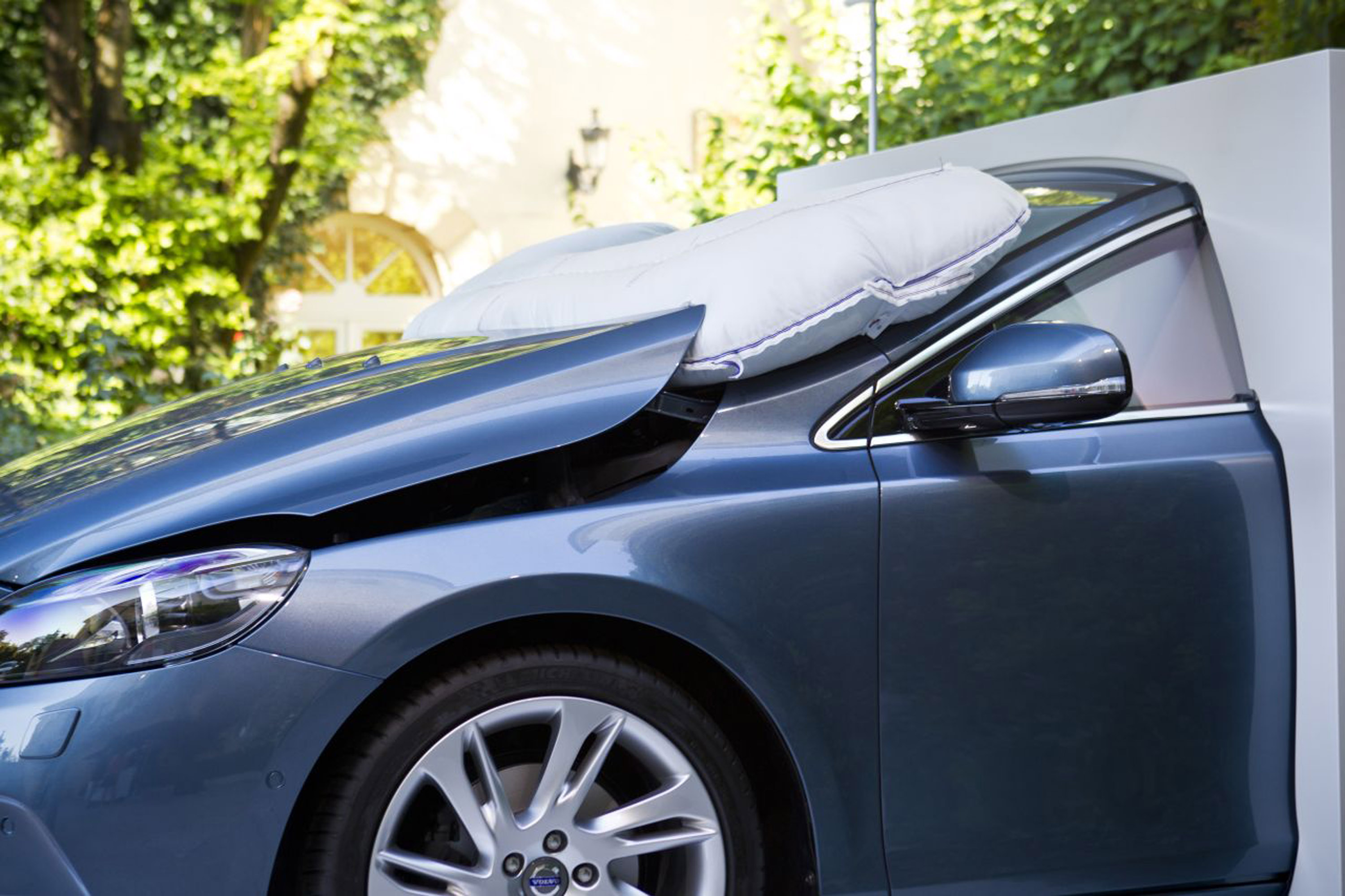 Volvo V40 photo #34