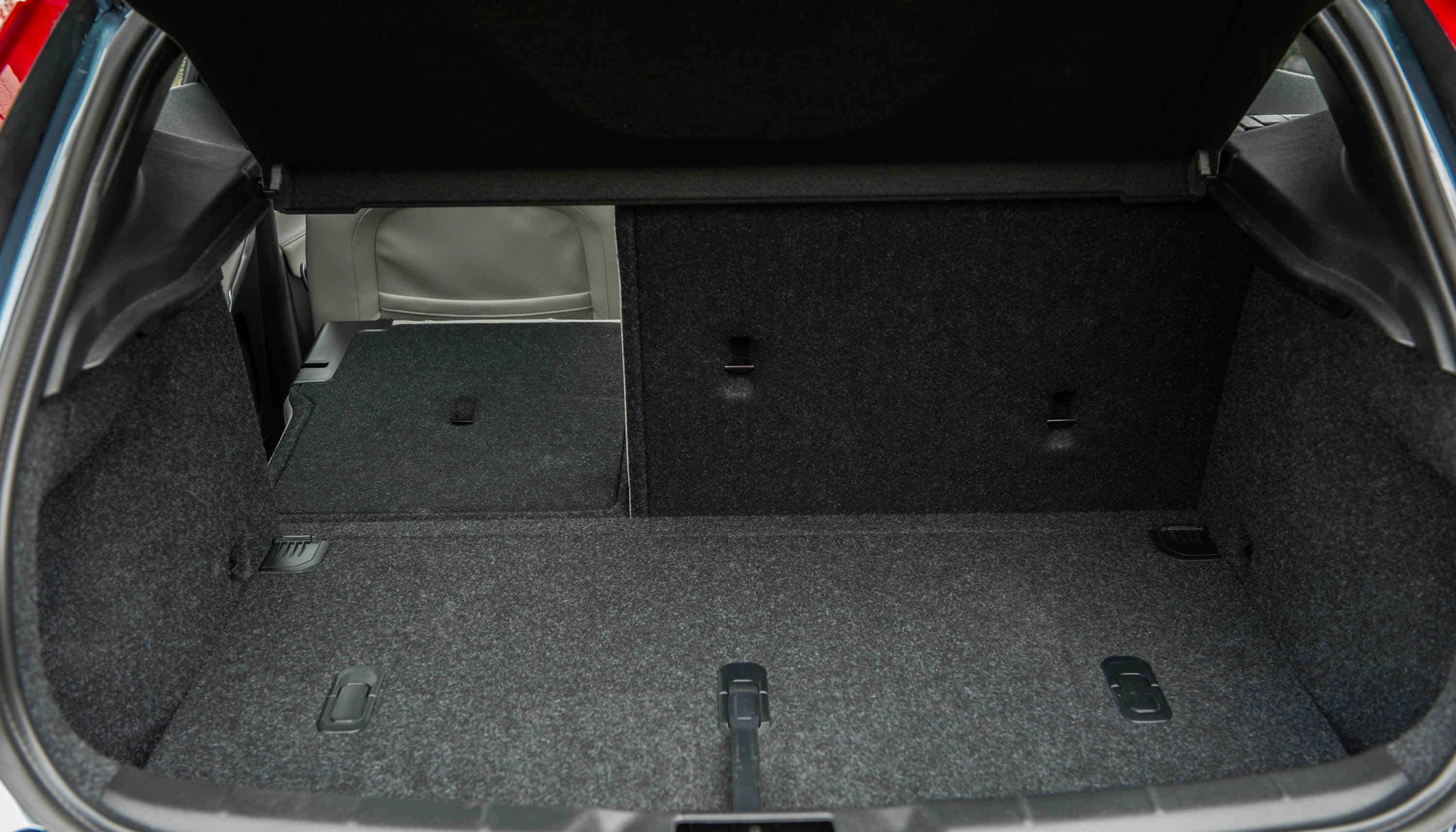 Volvo V40 photo #65