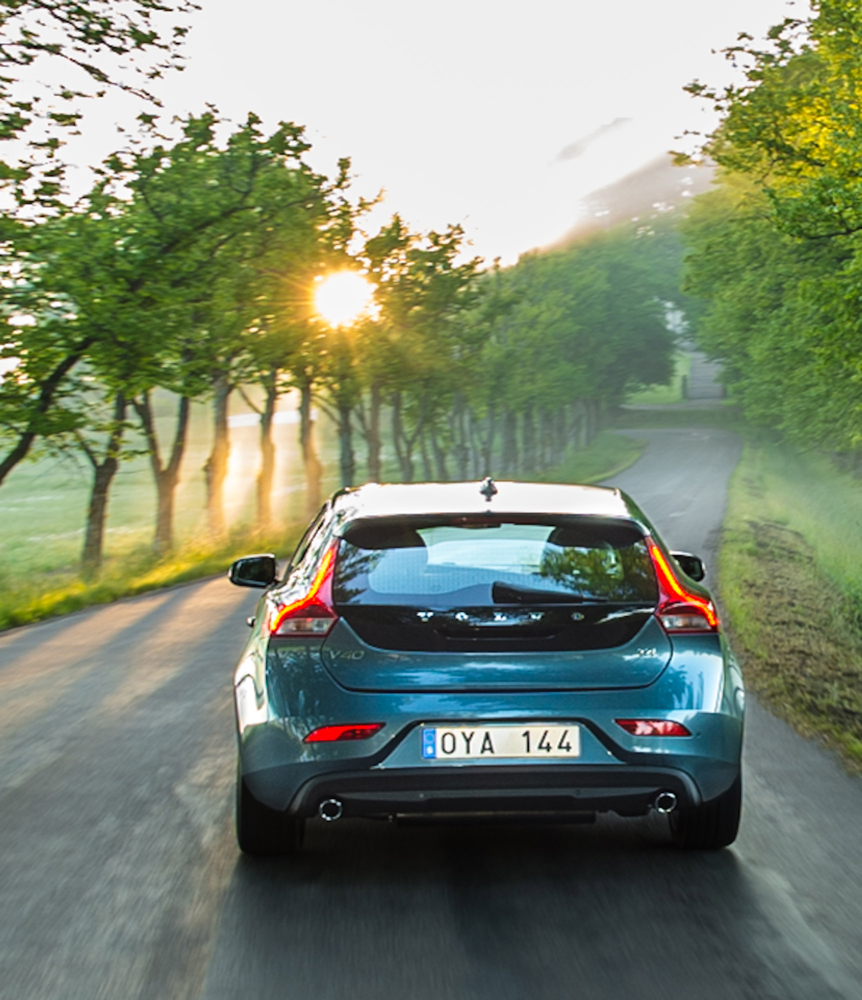 Volvo V40 photo #68