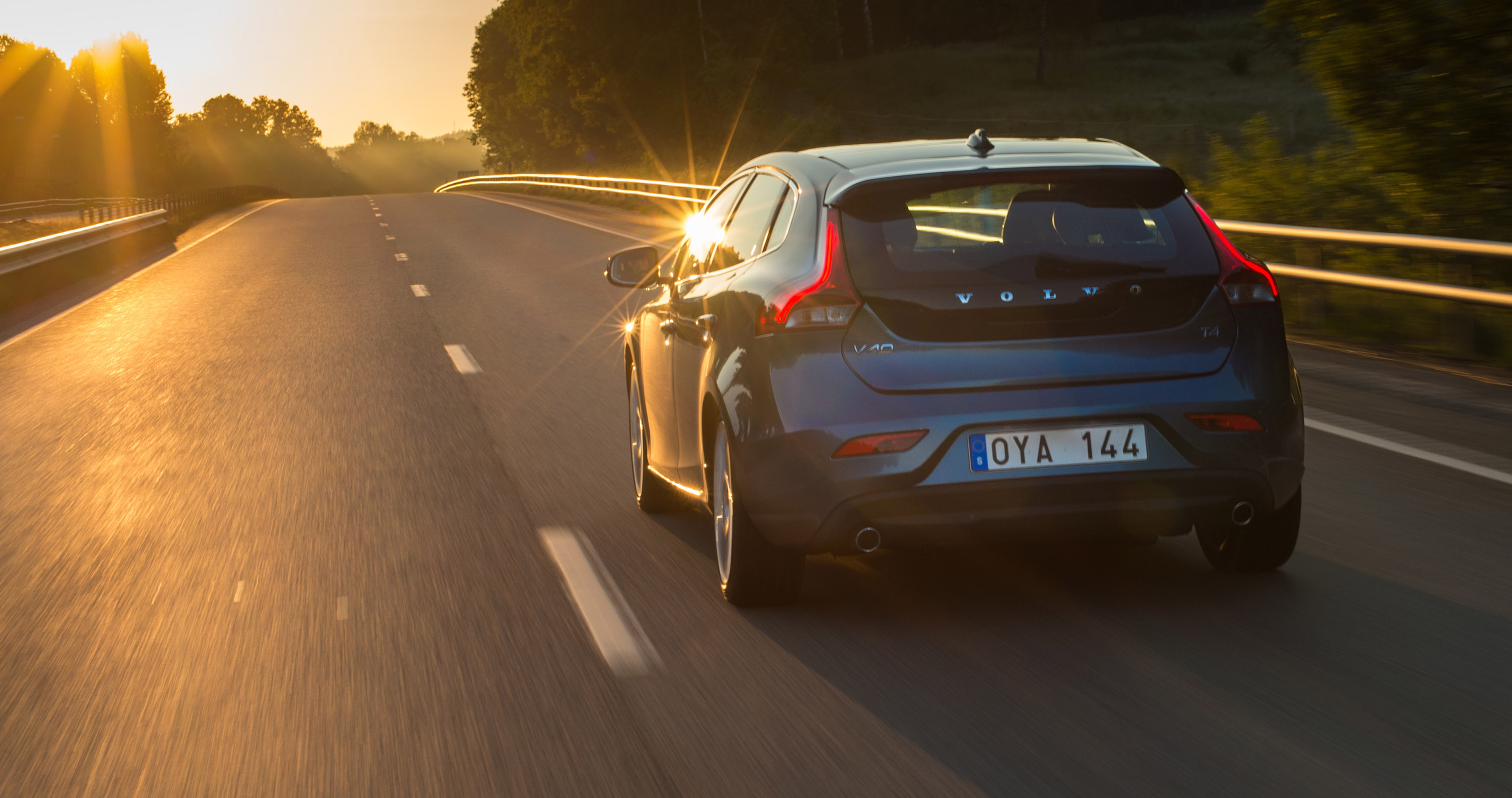 Volvo V40 photo #69