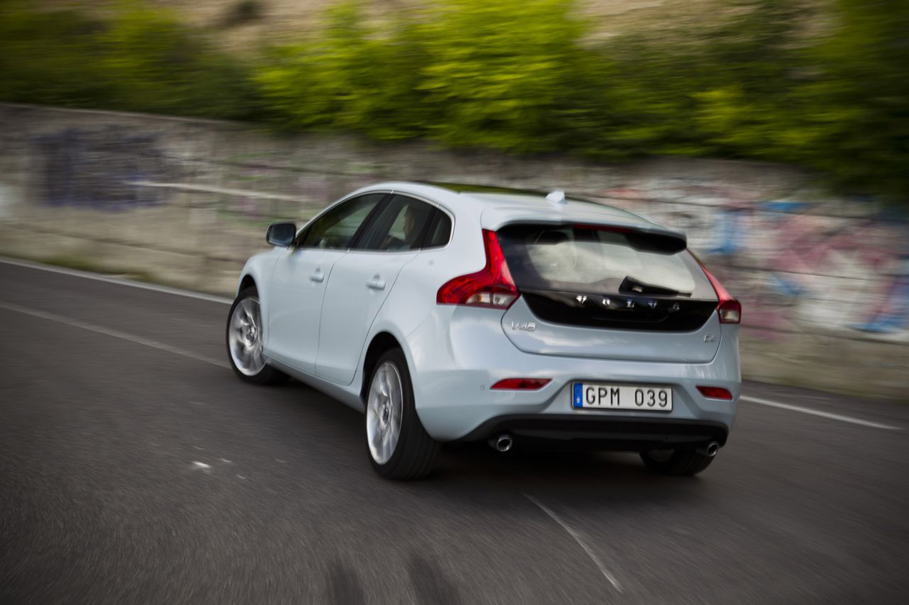 Volvo V40 photo #74