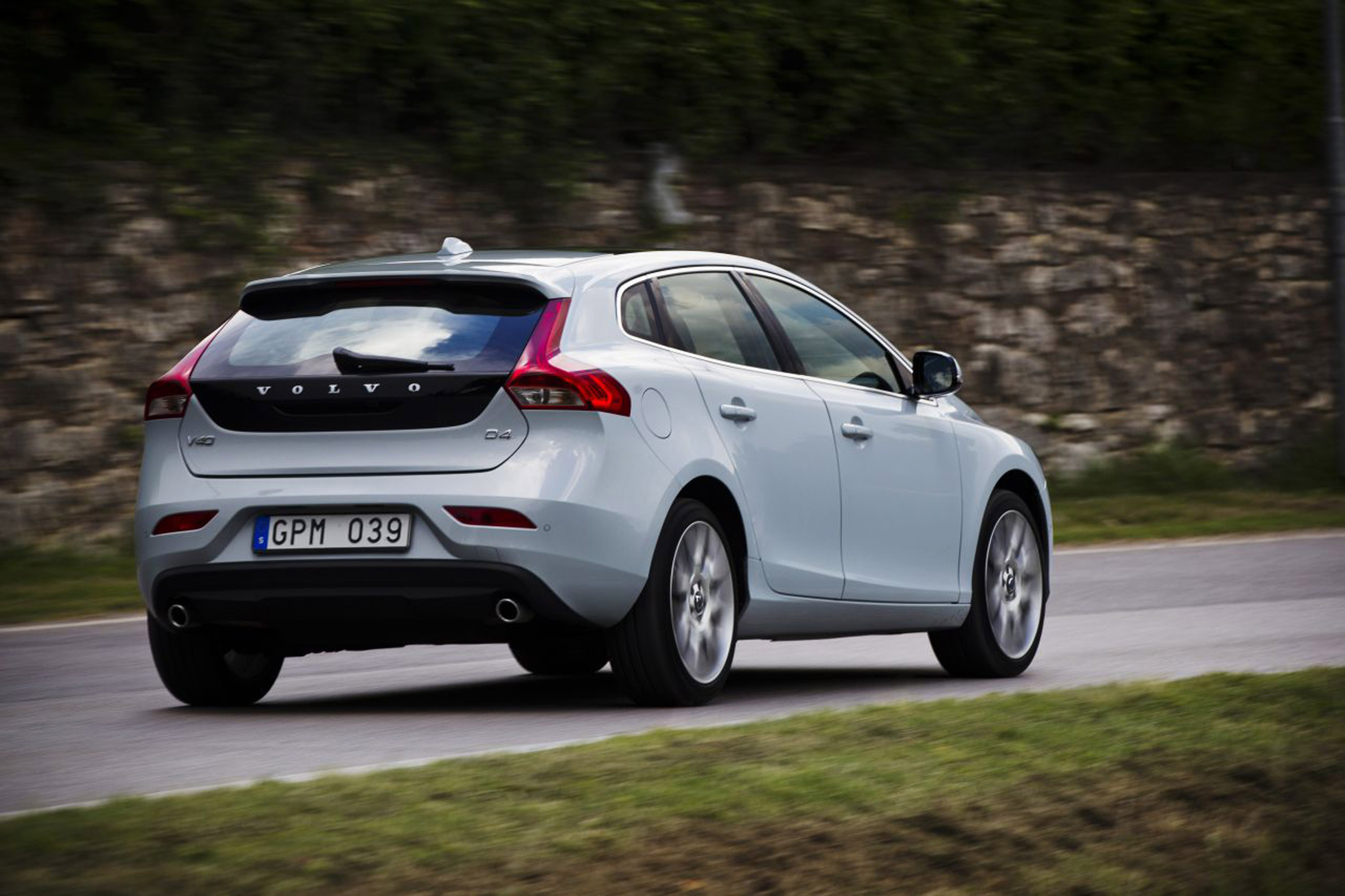 Volvo V40 photo #79