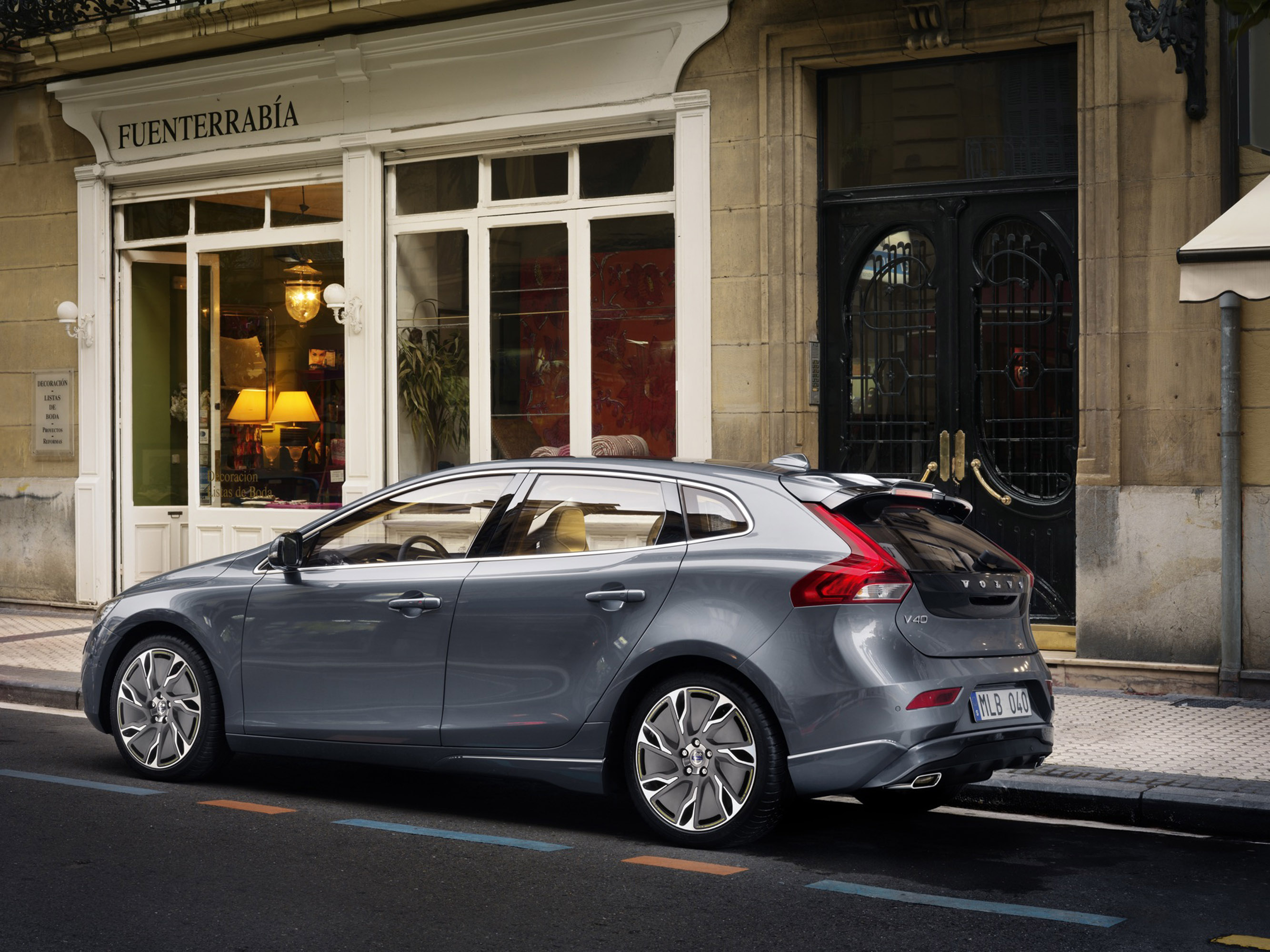 Volvo V40 photo #80