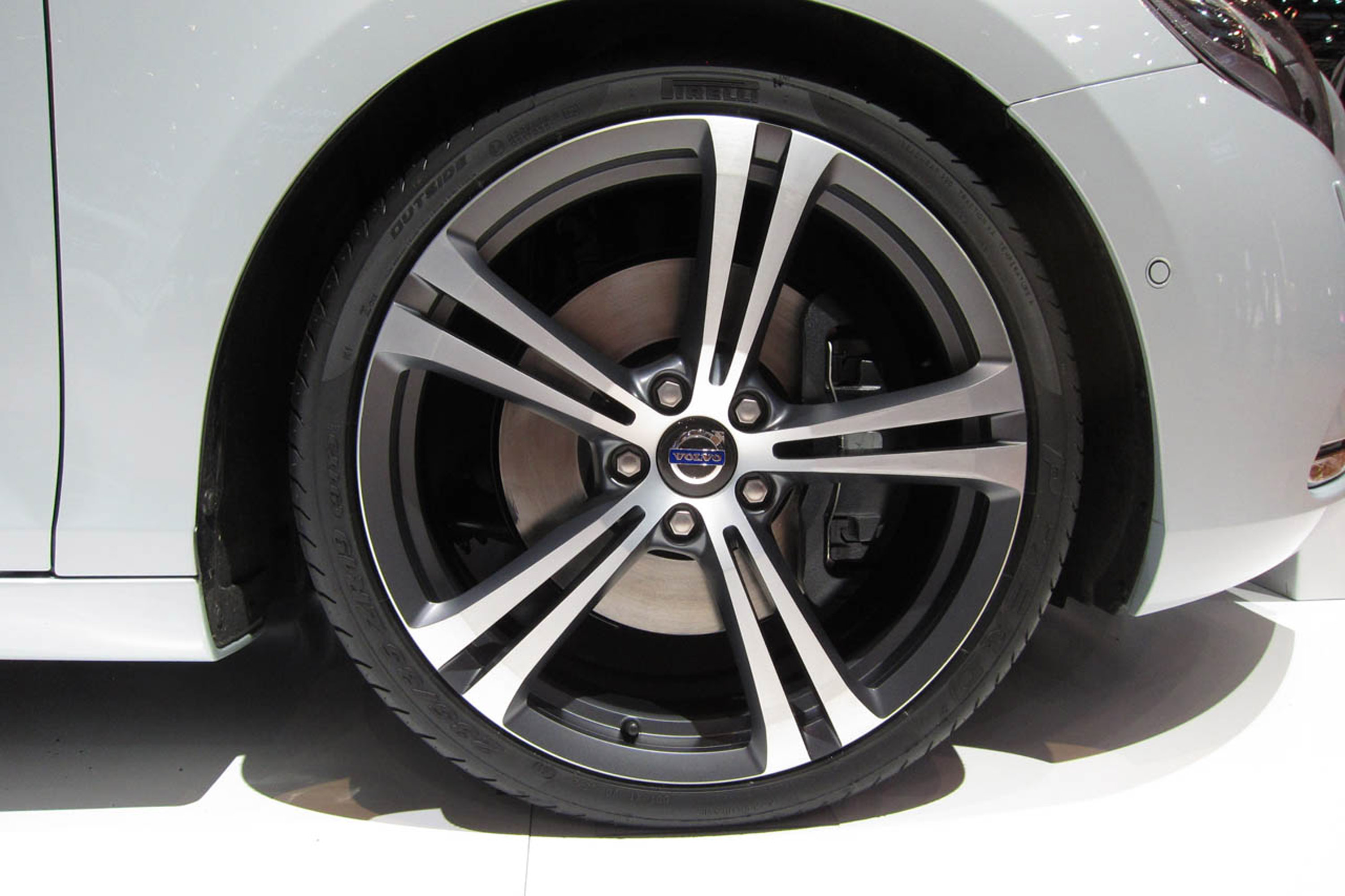 Volvo V40 photo #94