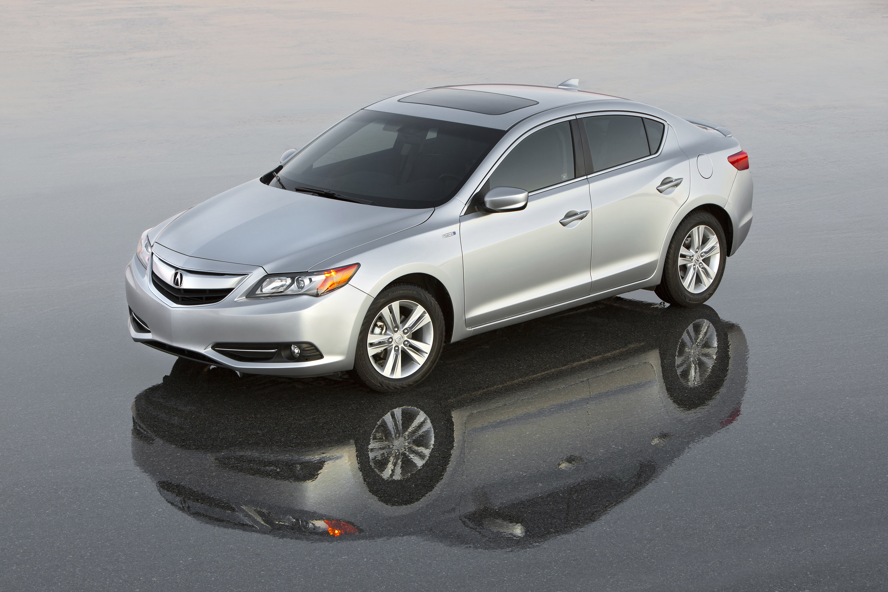 Acura ILX Hybrid photo #8