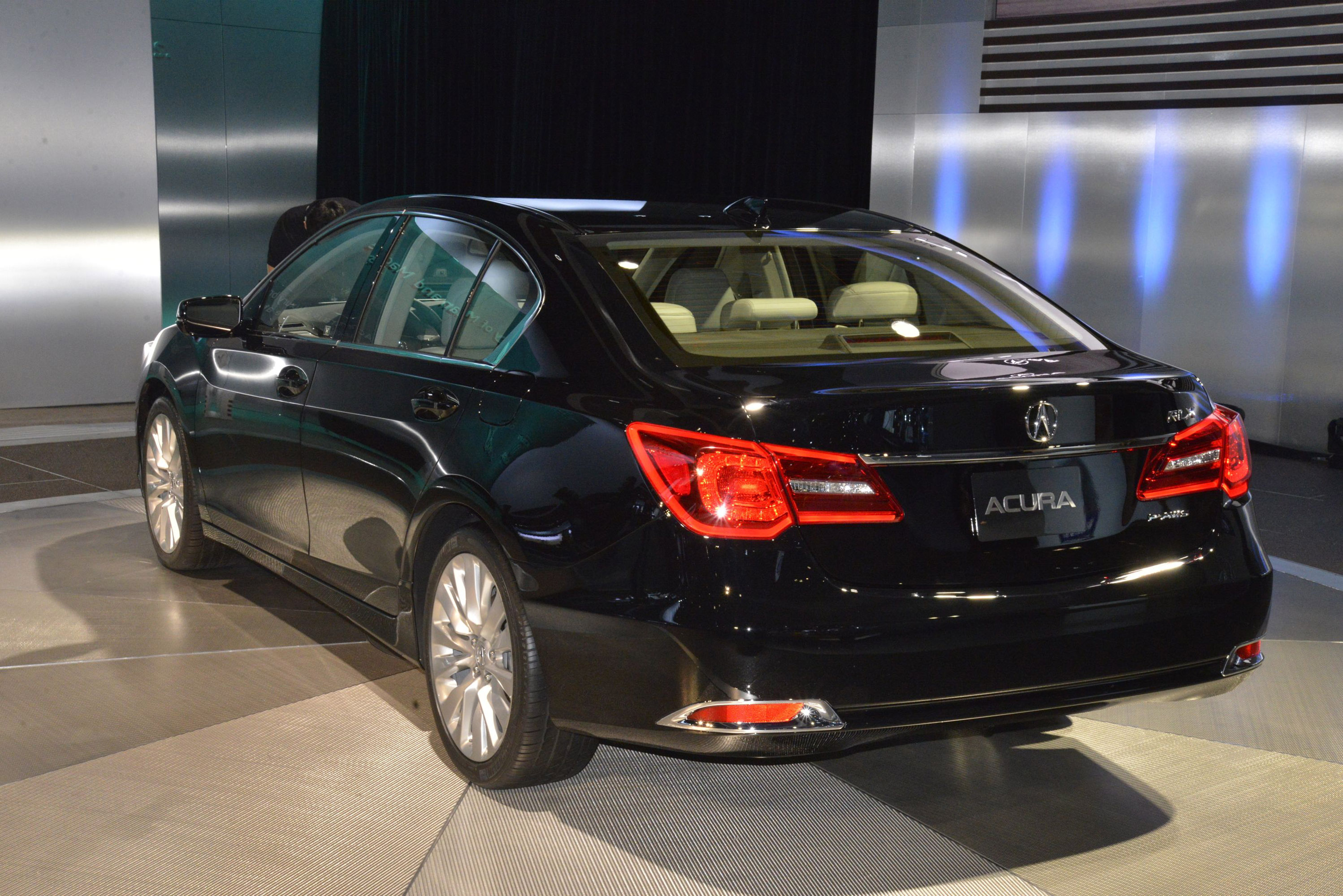 Acura RLX photo #17
