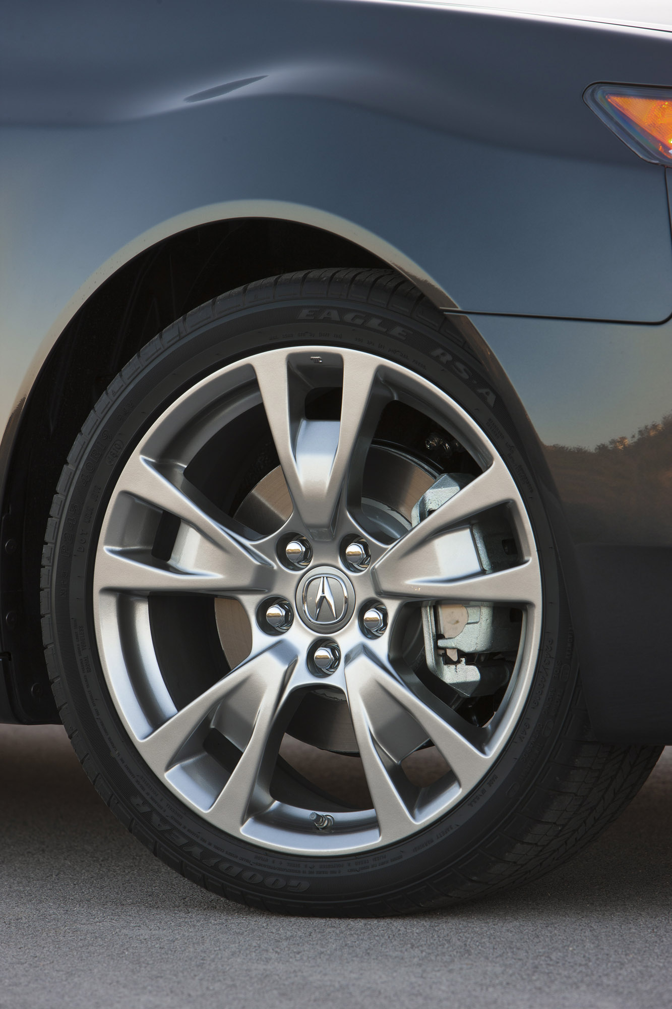 Acura TL SH-AWD photo #37