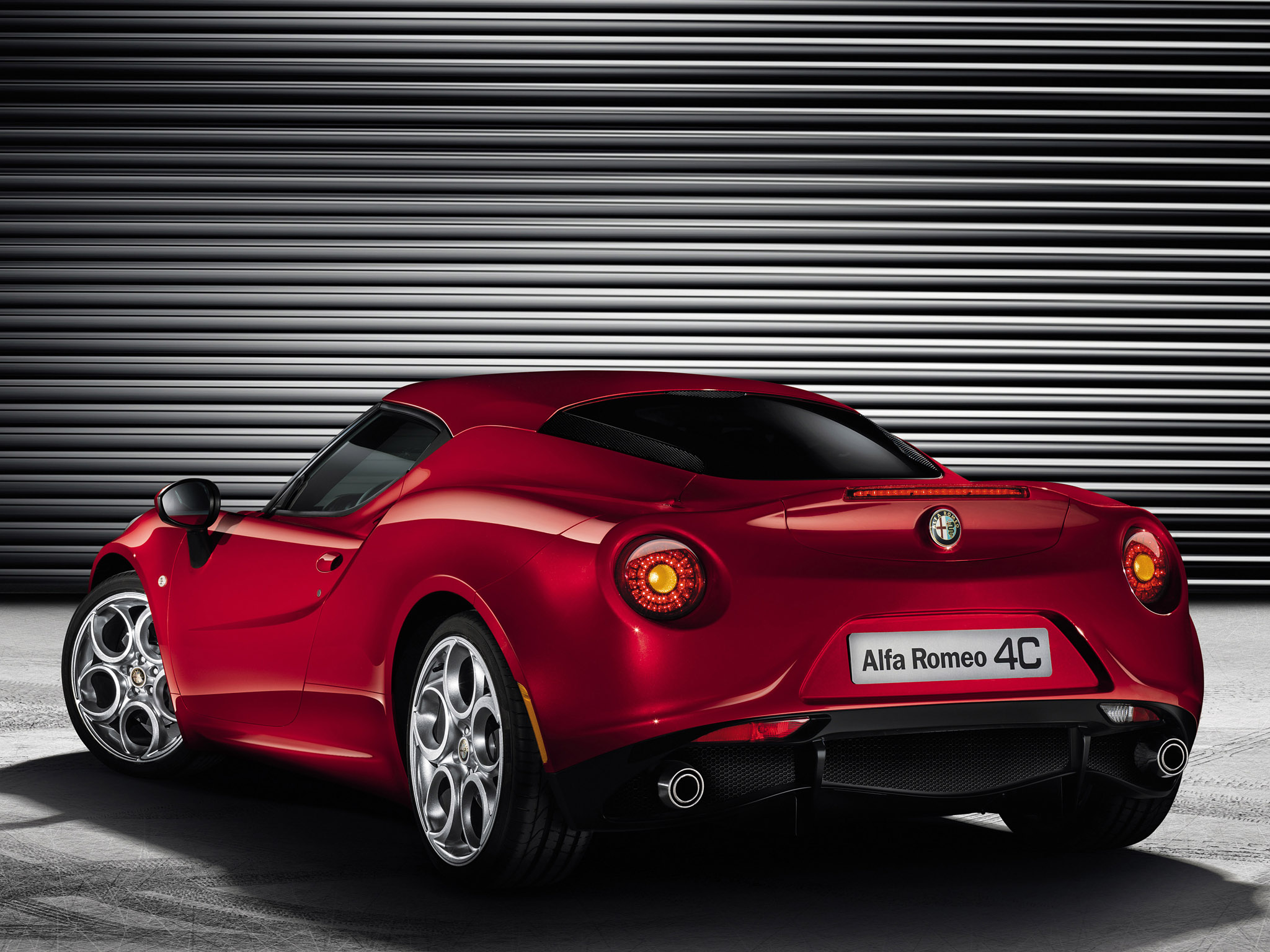 Alfa Romeo 4C photo #15