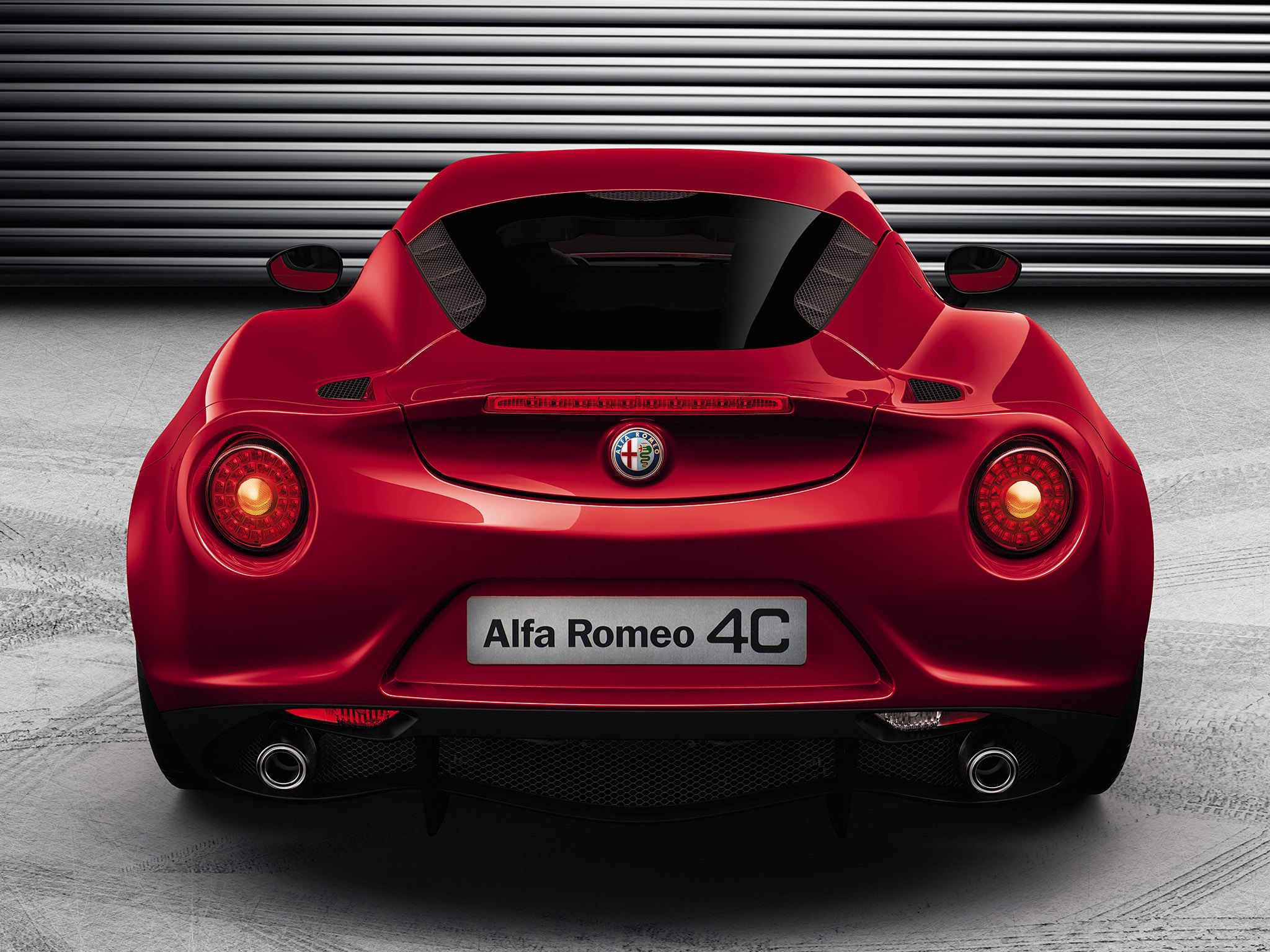 Alfa Romeo 4C photo #16