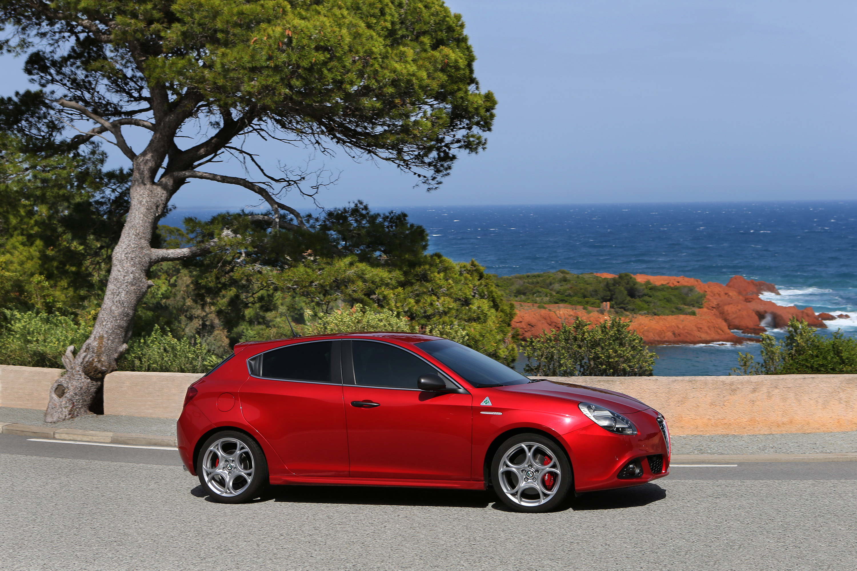 Alfa Romeo Giulietta Quadrifoglio Verde photo #21