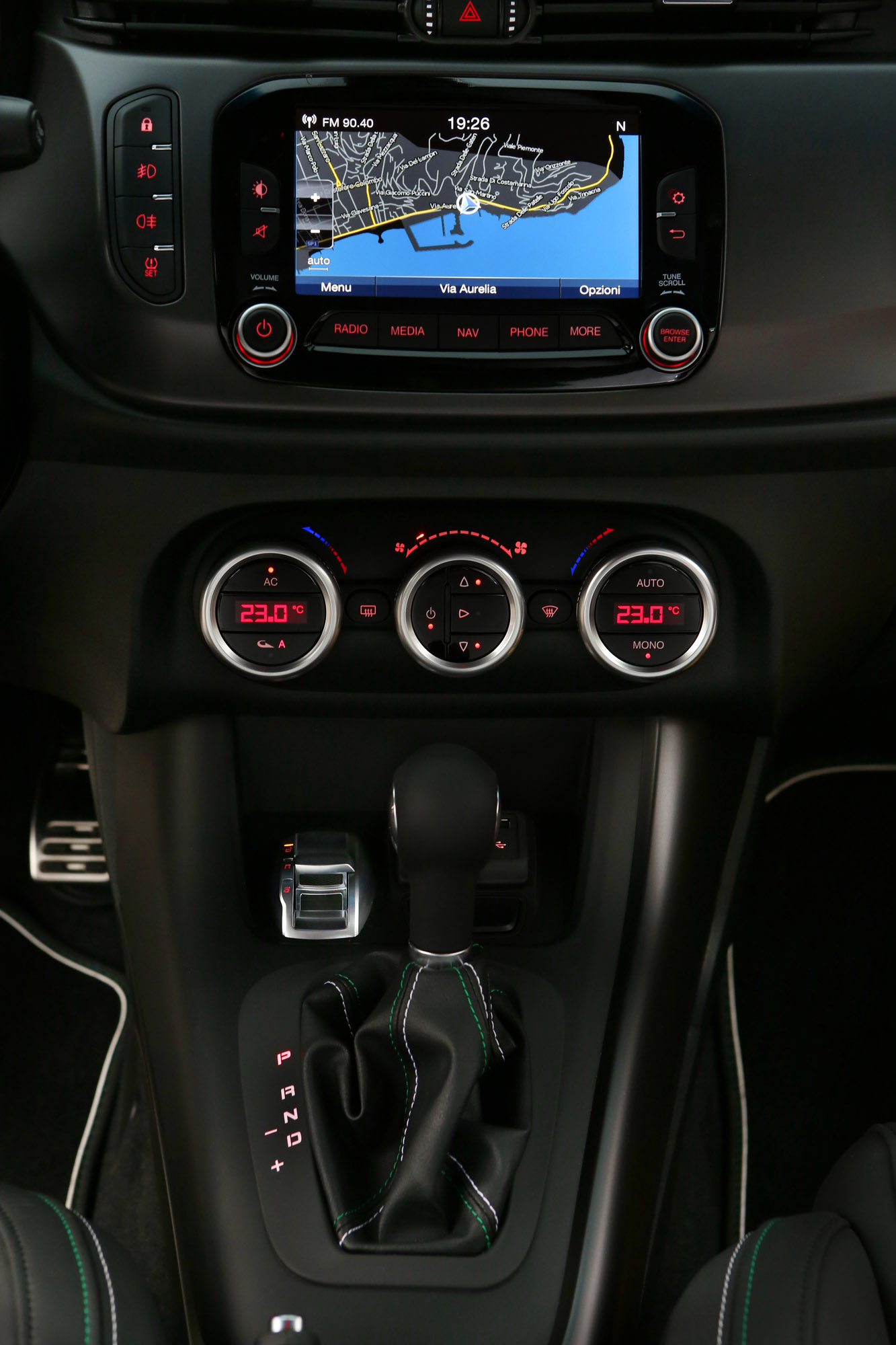 Alfa Romeo Giulietta Quadrifoglio Verde photo #63