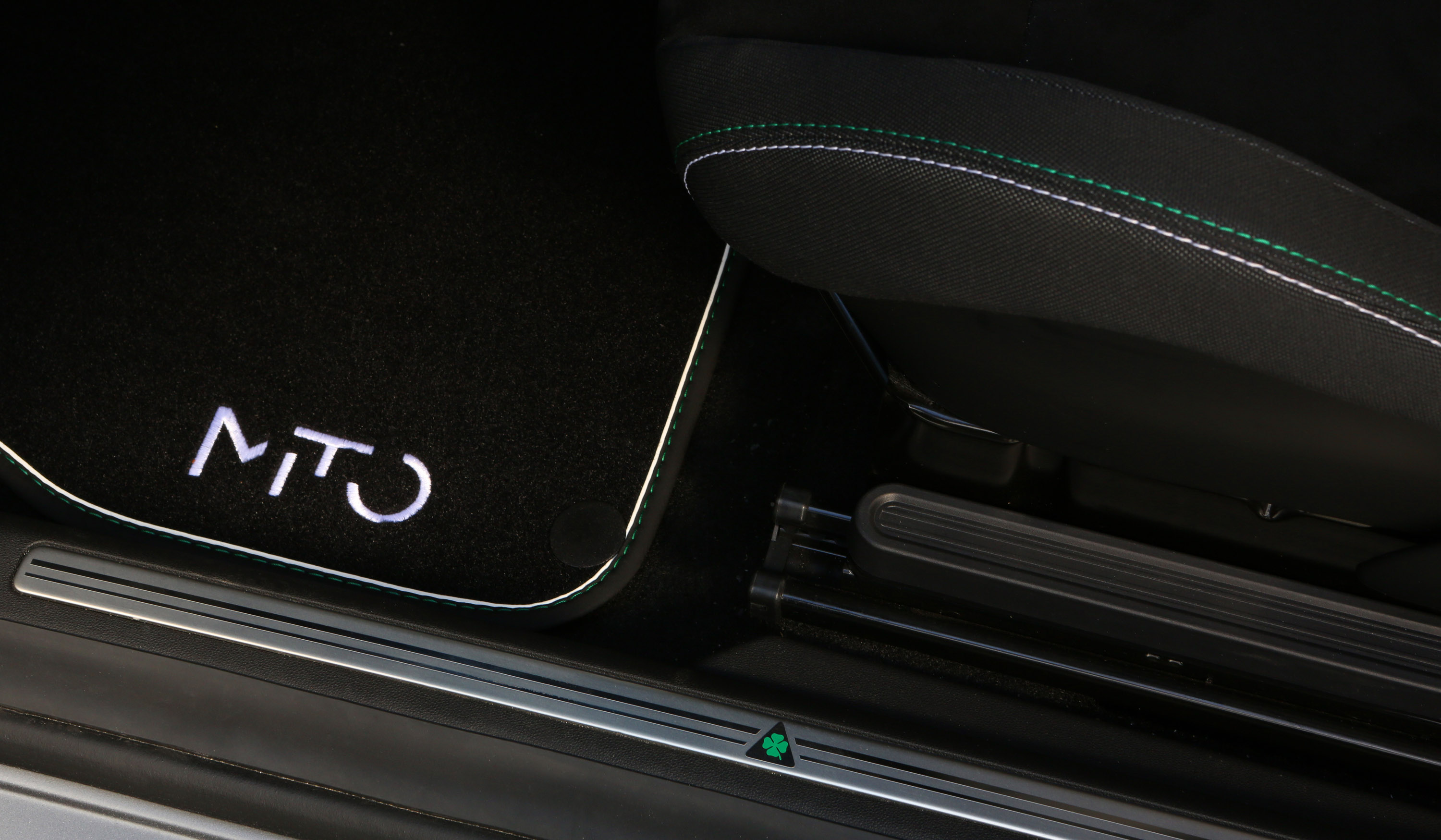 Alfa Romeo MiTo Quadrifoglio Verde photo #46