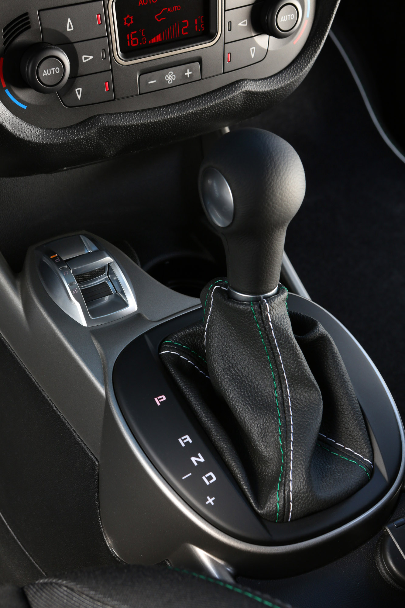 Alfa Romeo MiTo Quadrifoglio Verde photo #55