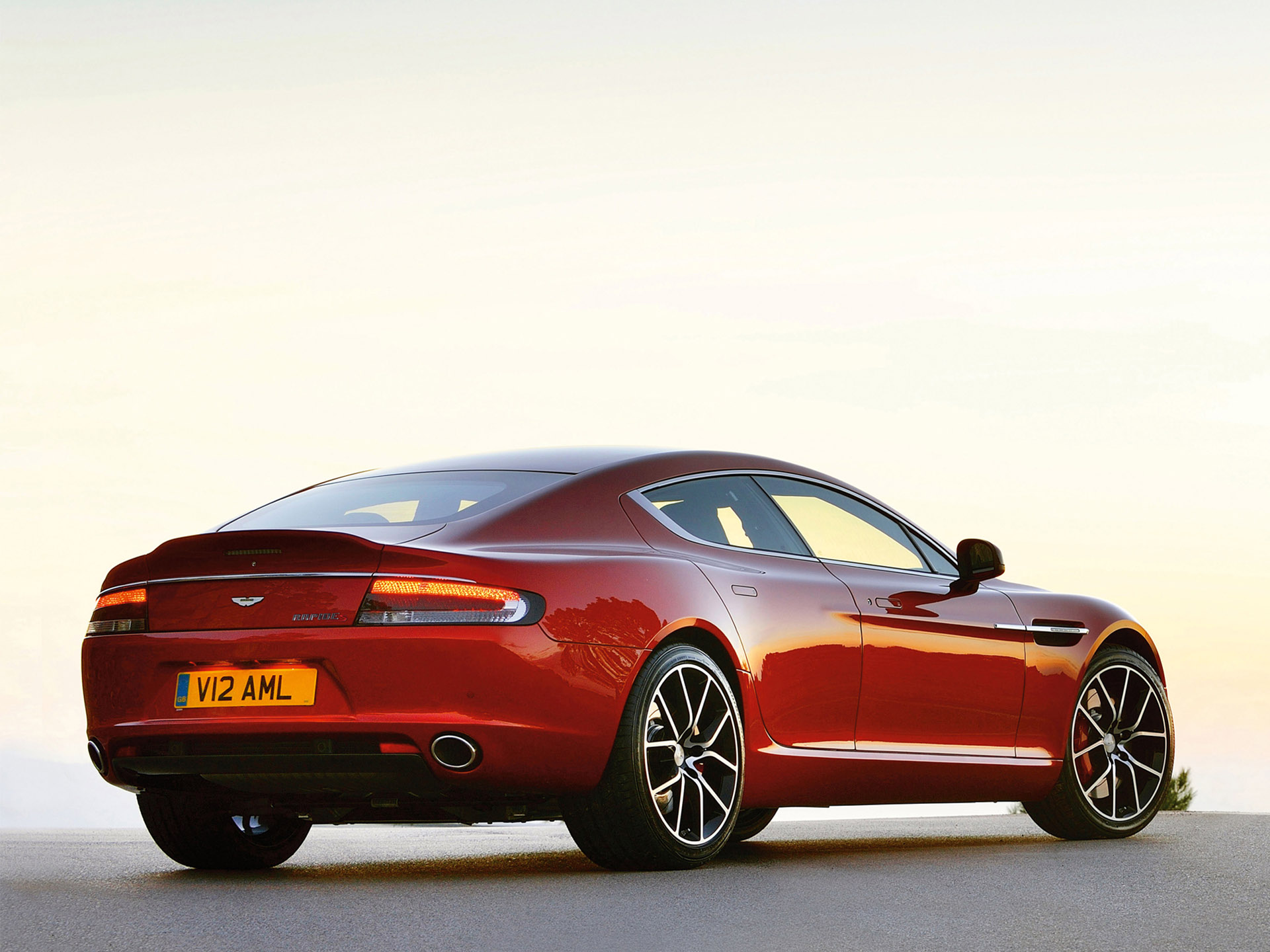 Aston Martin Rapide S photo #21
