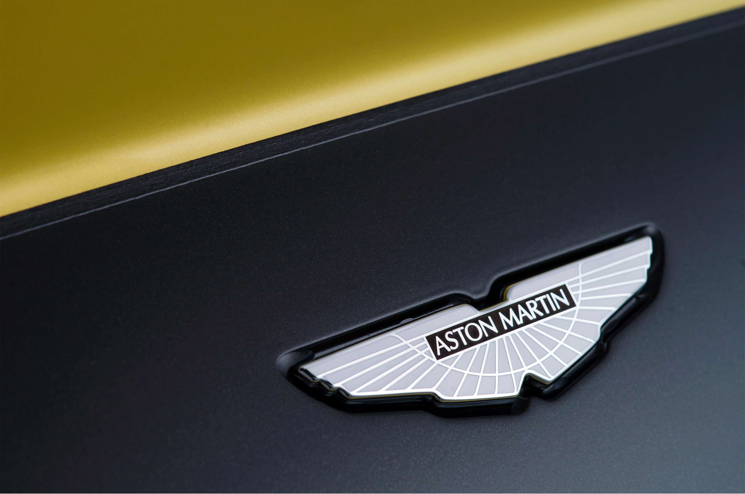 Aston Martin V12 Vantage S photo #26