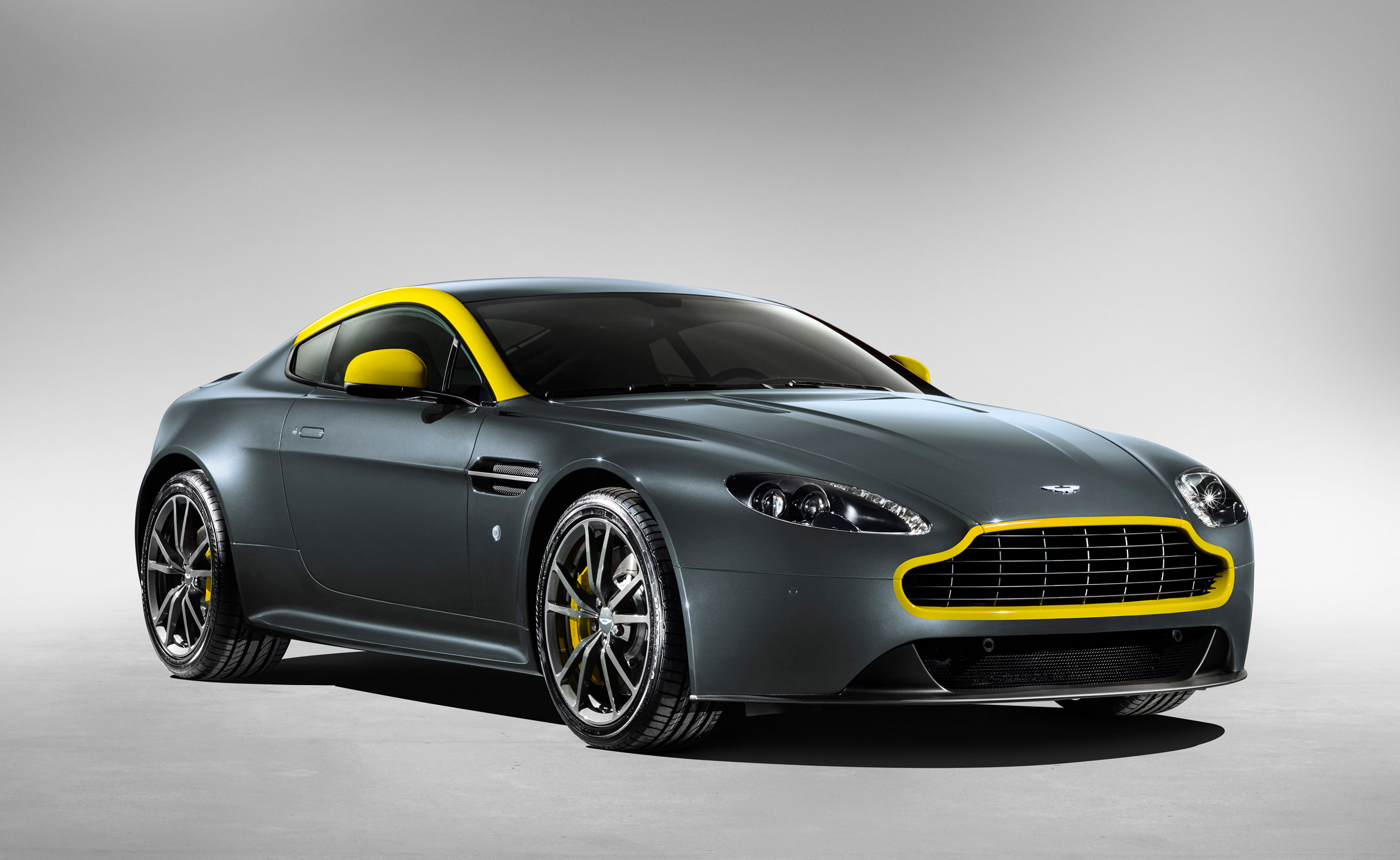 Aston Martin V8 Vantage N430 photo #1