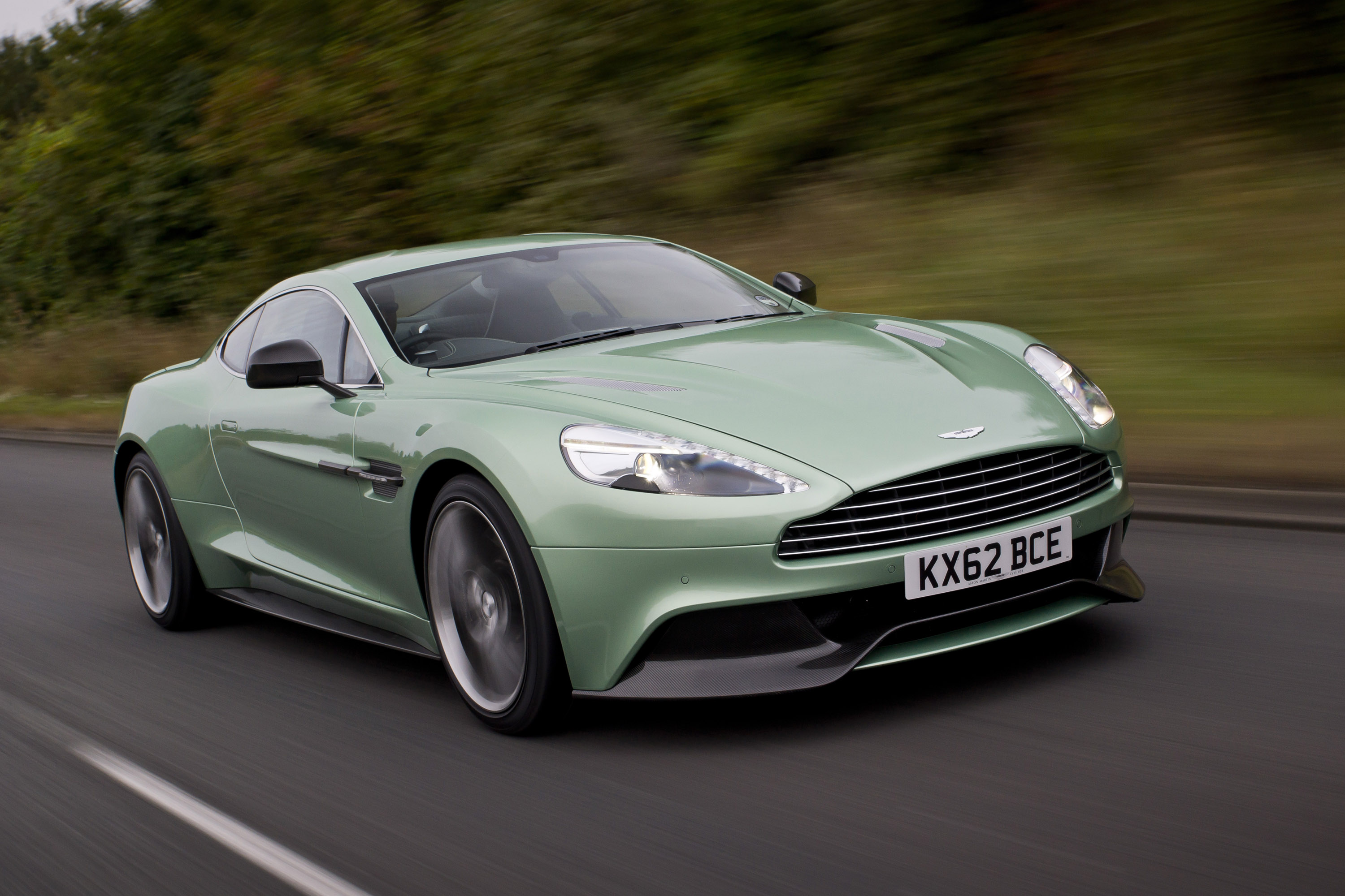 Aston Martin Vanquish photo #1