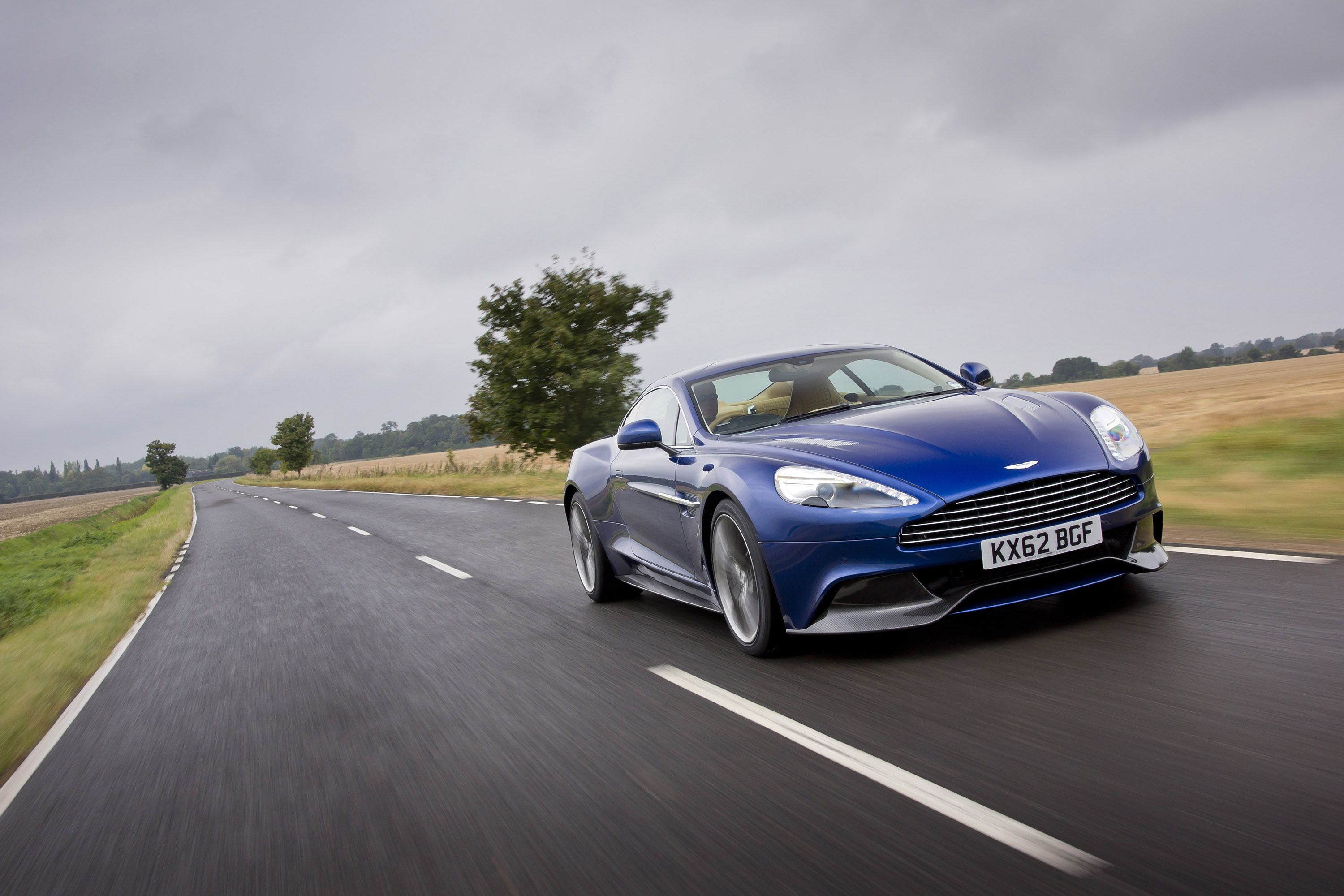 Aston Martin Vanquish photo #4