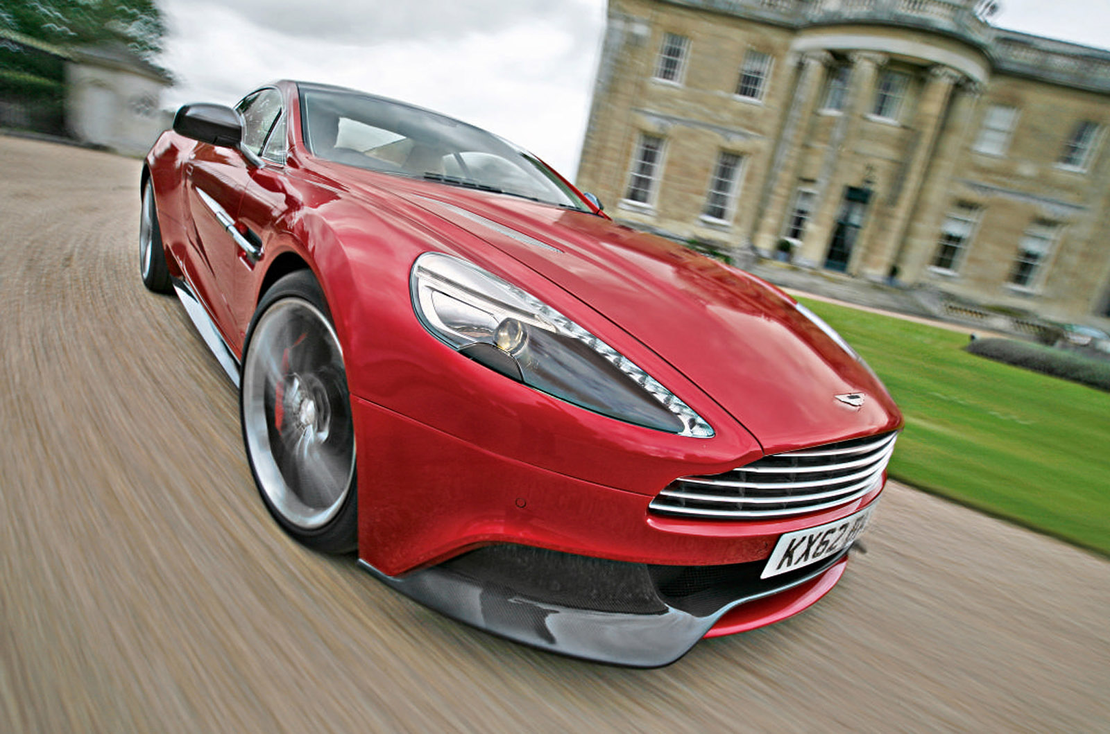 Aston Martin Vanquish photo #44