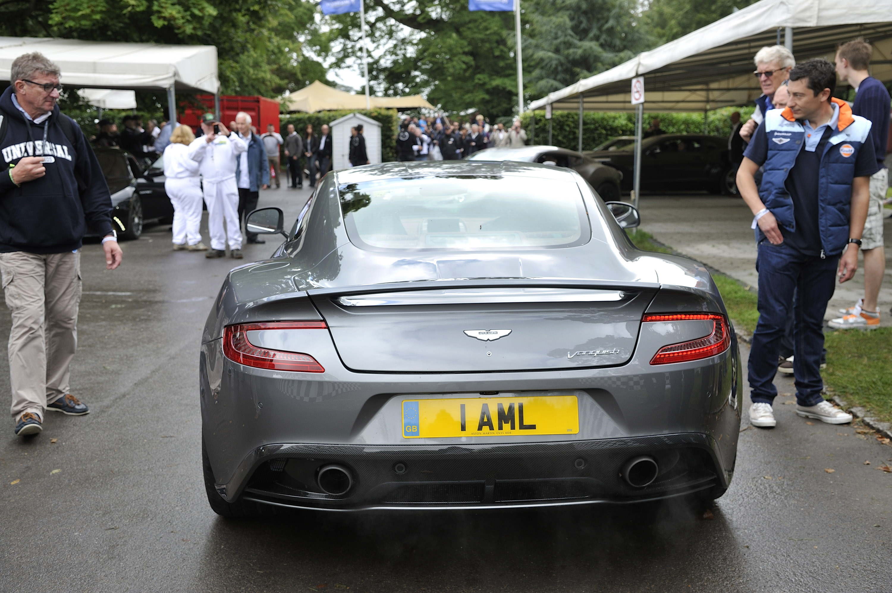 Aston Martin Vanquish photo #65