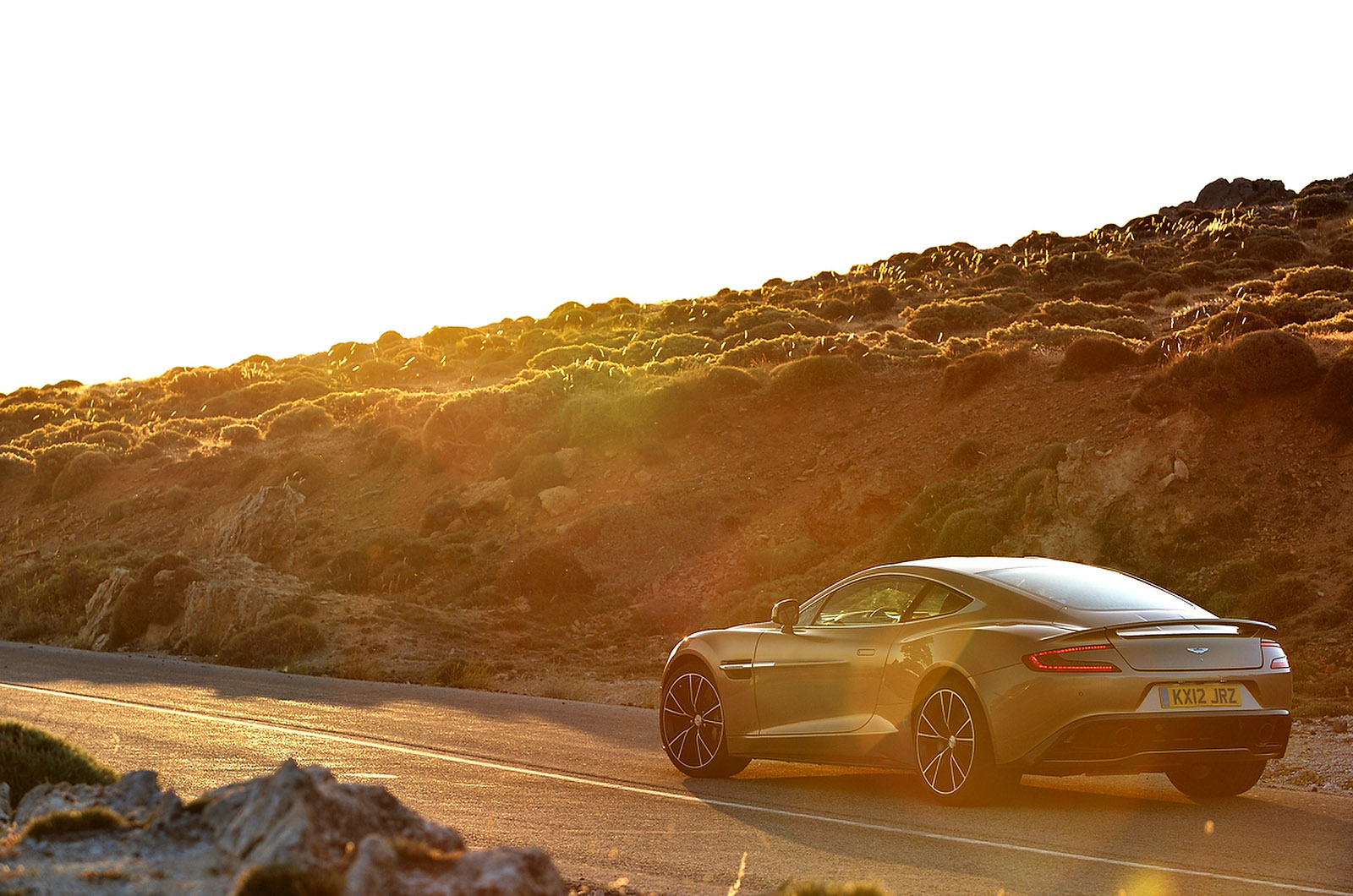Aston Martin Vanquish photo #70