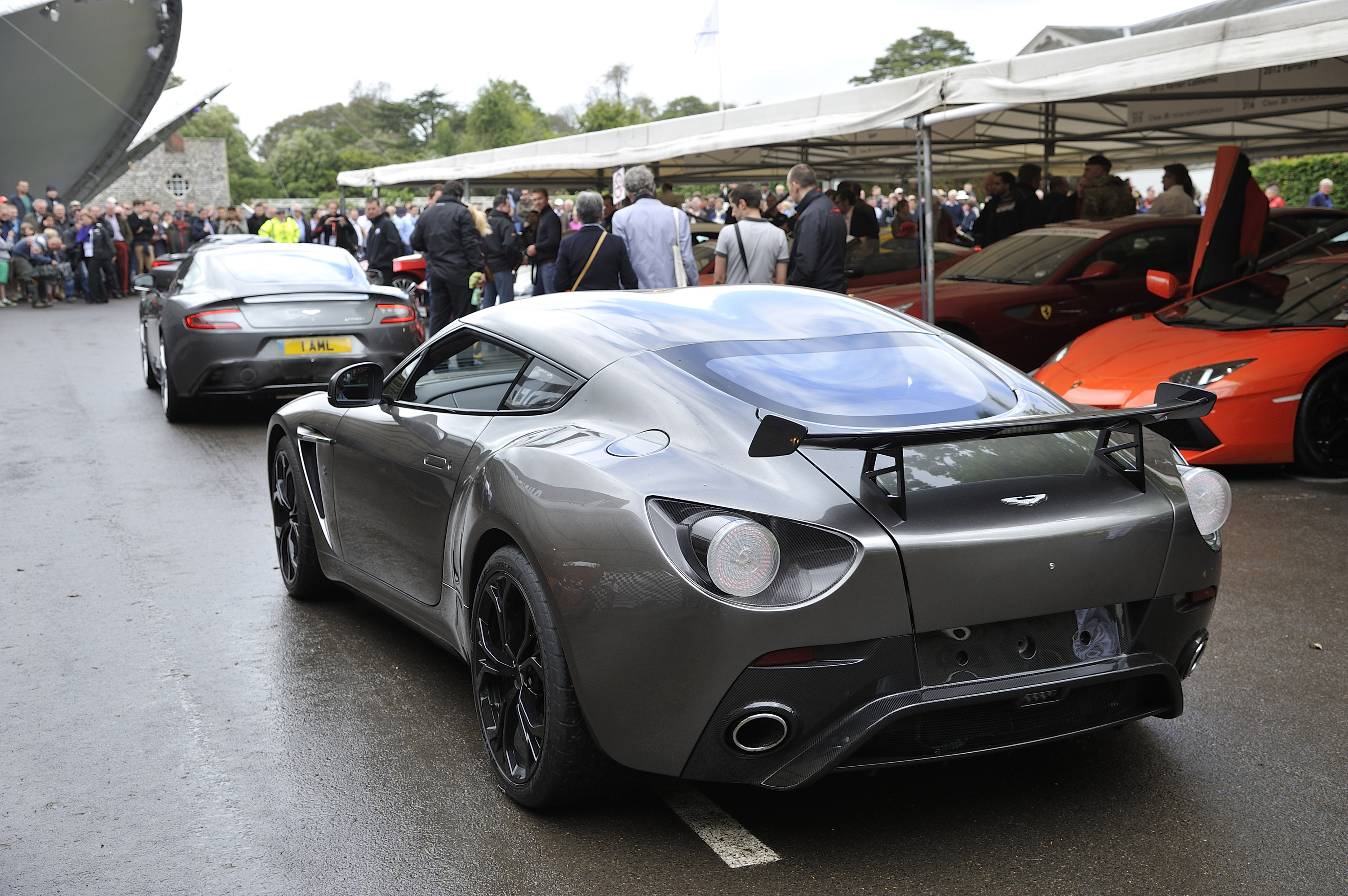Aston Martin Vanquish photo #71
