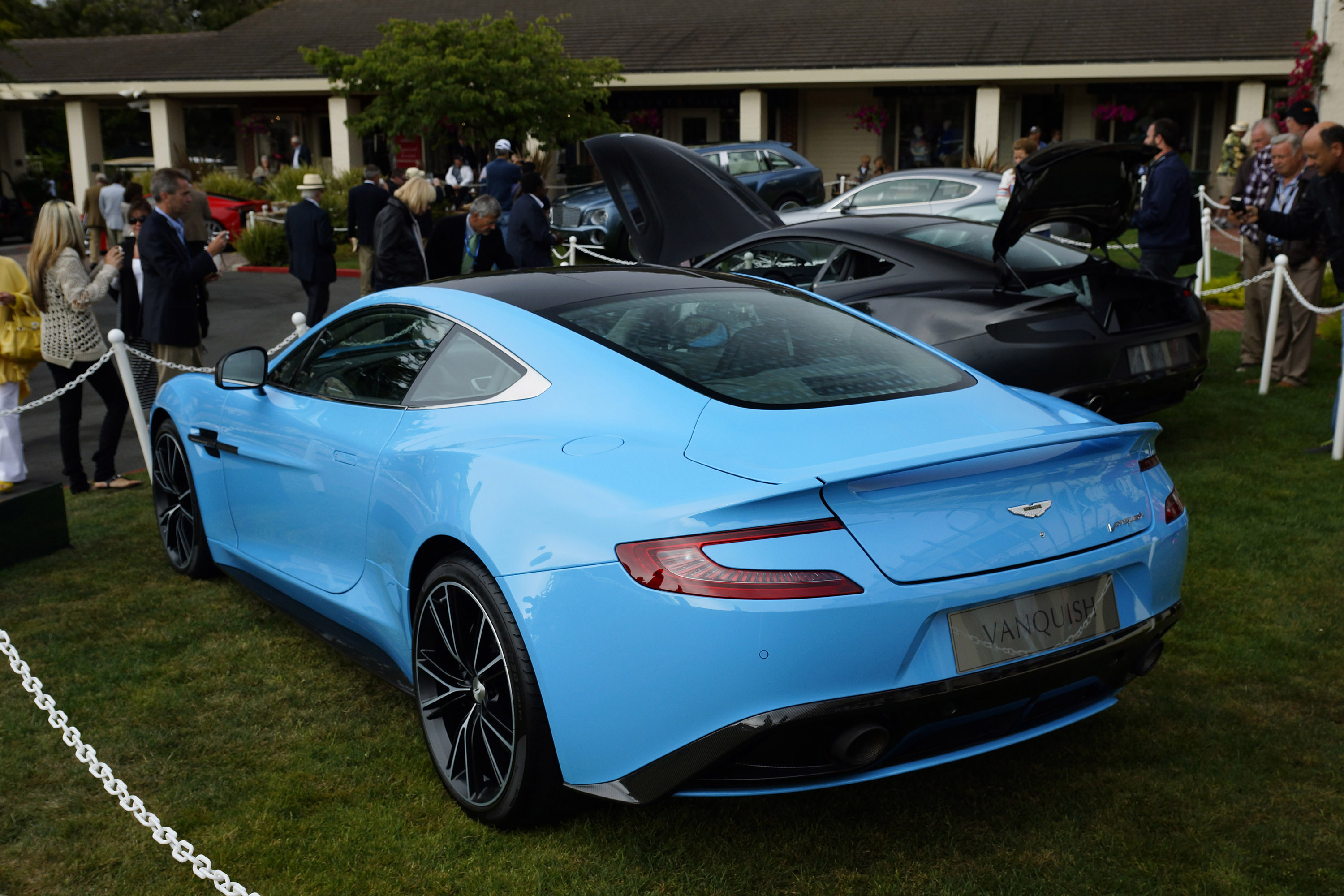 Aston Martin Vanquish photo #72