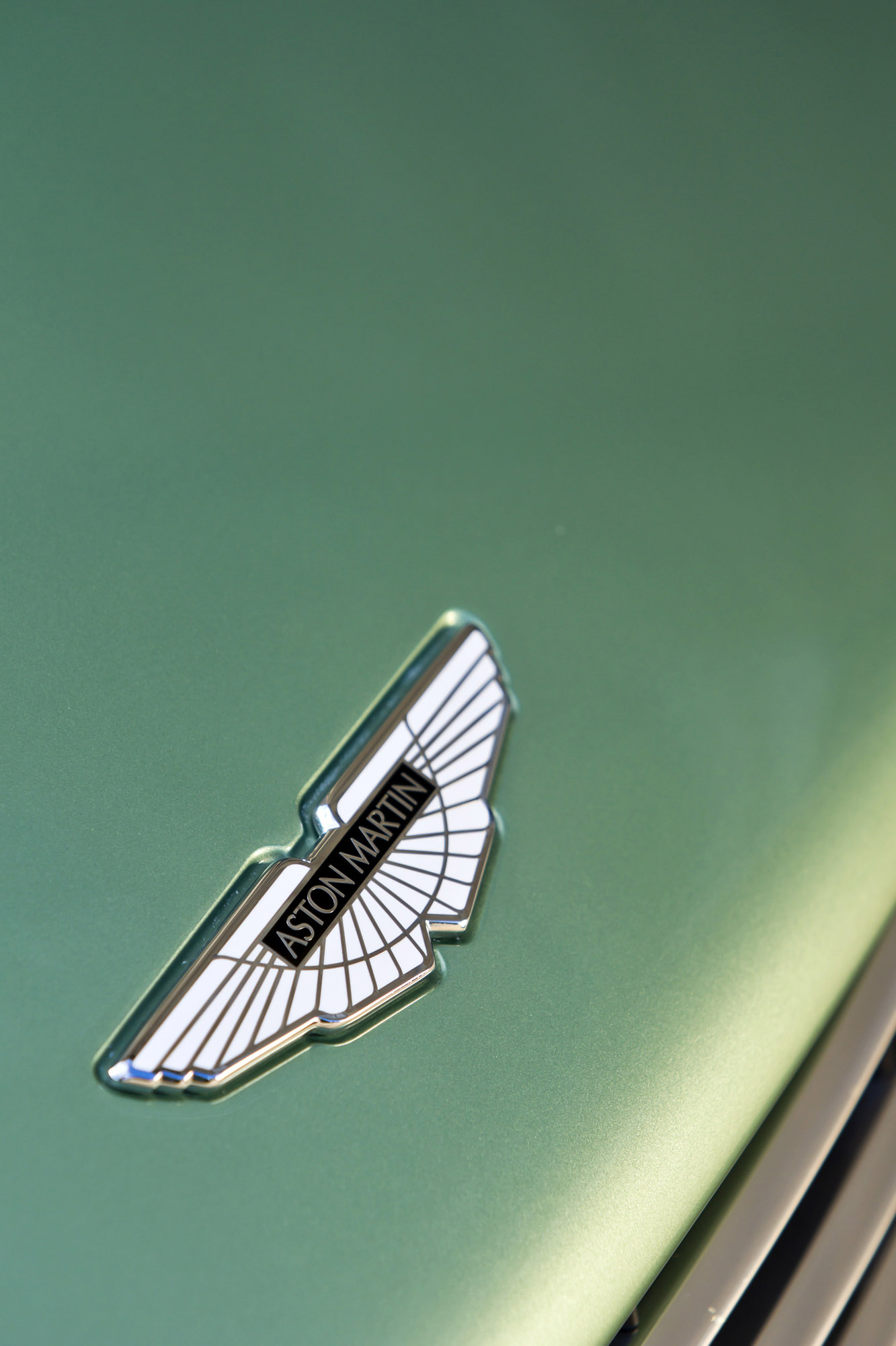 Aston Martin Vanquish photo #77
