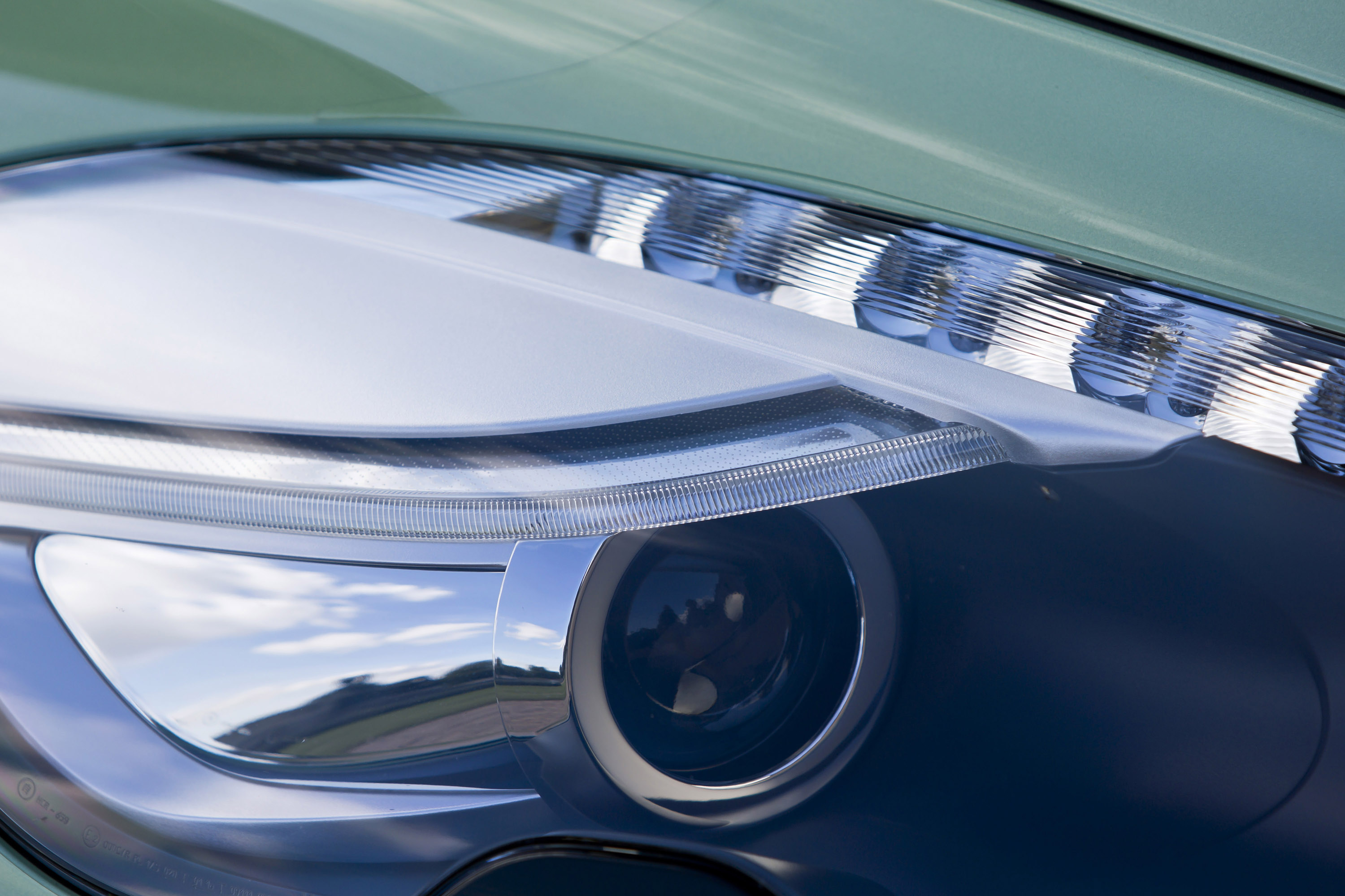Aston Martin Vanquish photo #78
