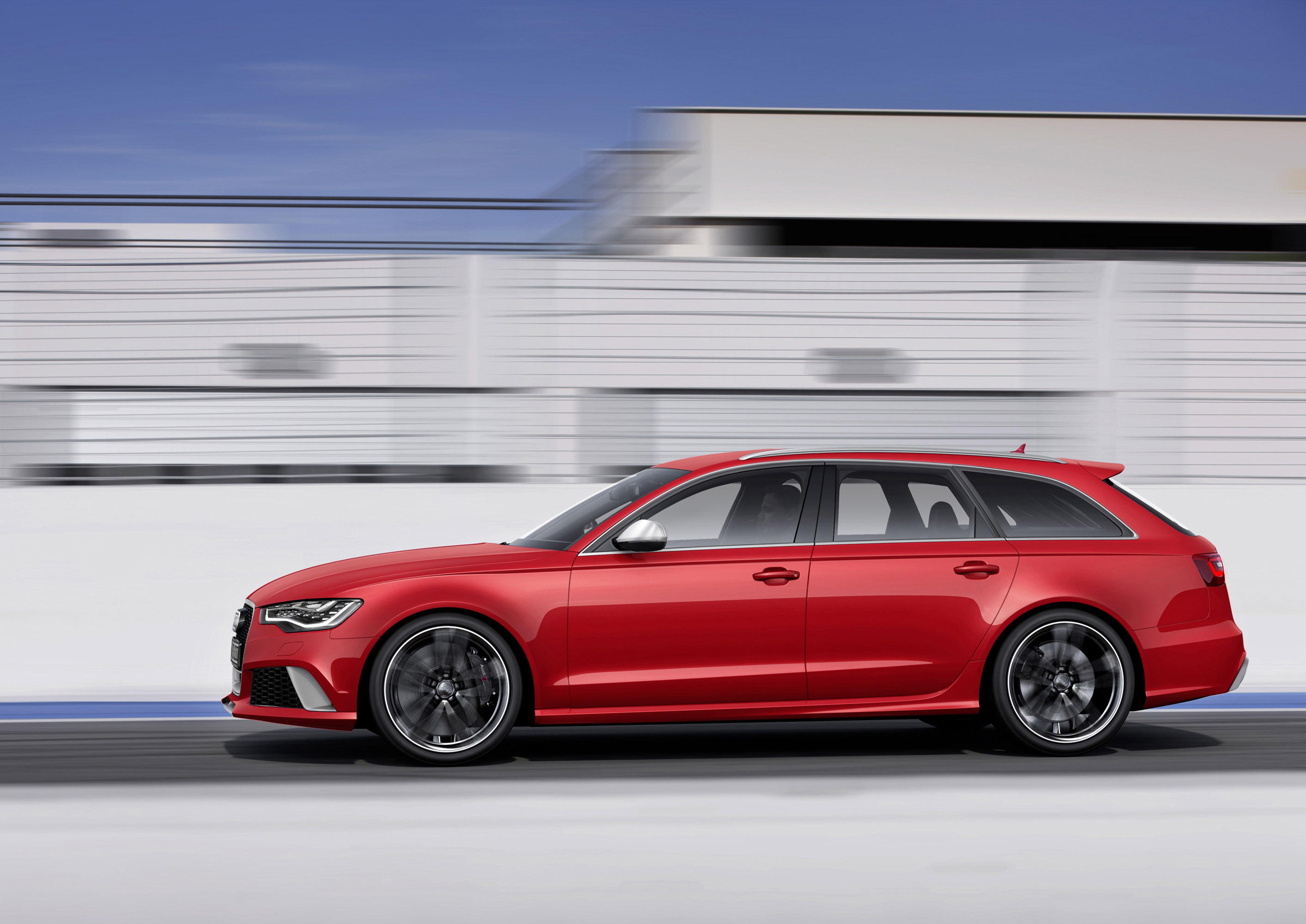 Audi RS 6 Avant photo #22