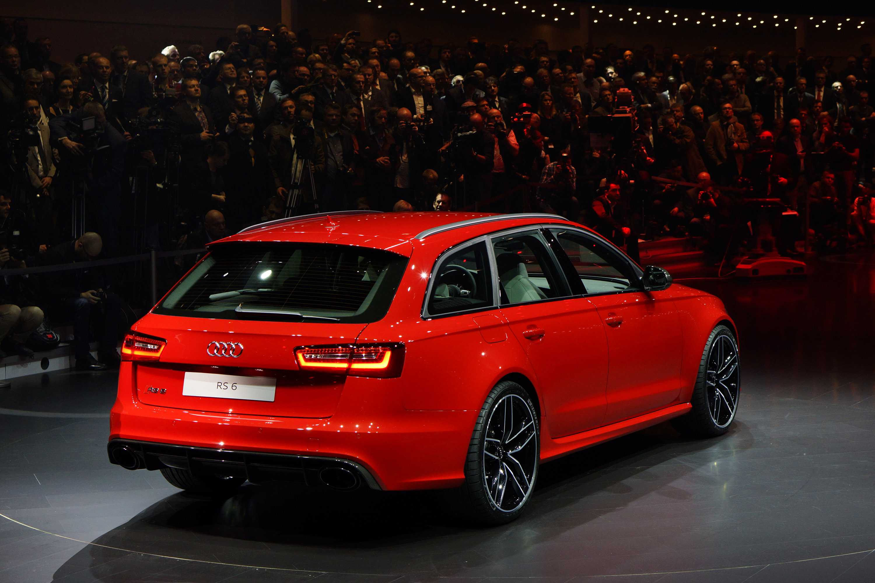 Audi RS 6 Avant photo #27