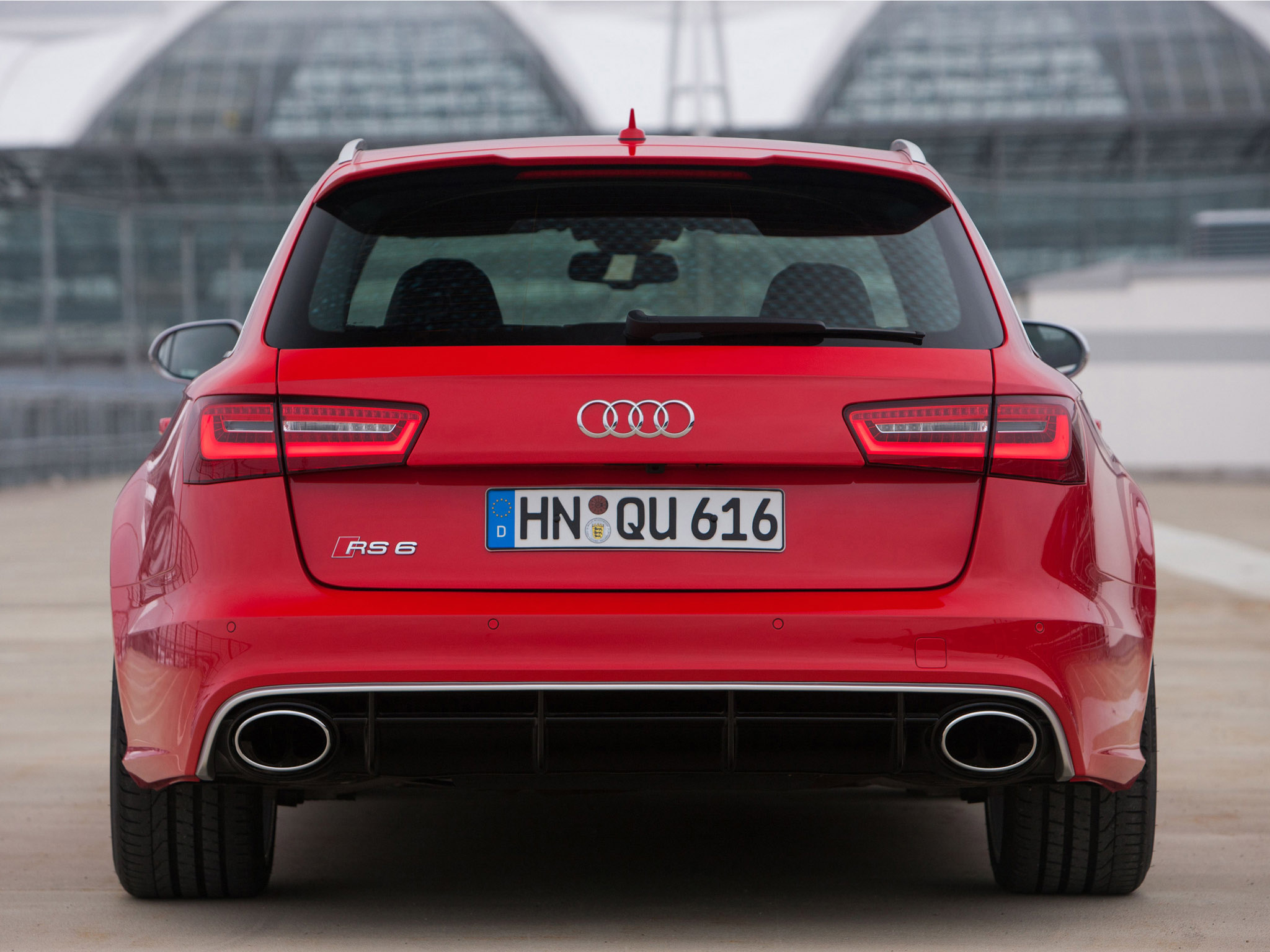 Audi RS 6 Avant photo #32