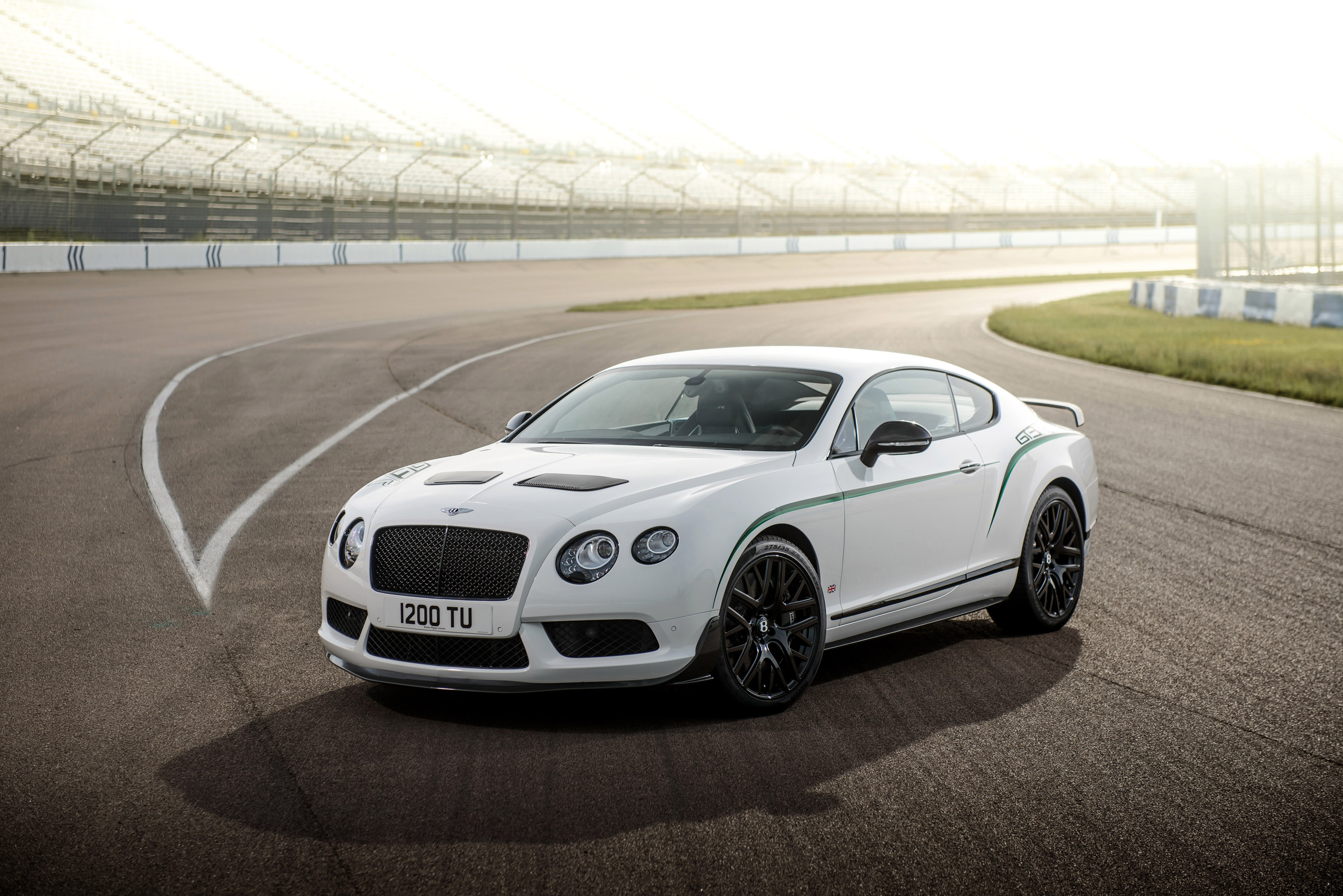 Bentley Continental GT3-R photo #1