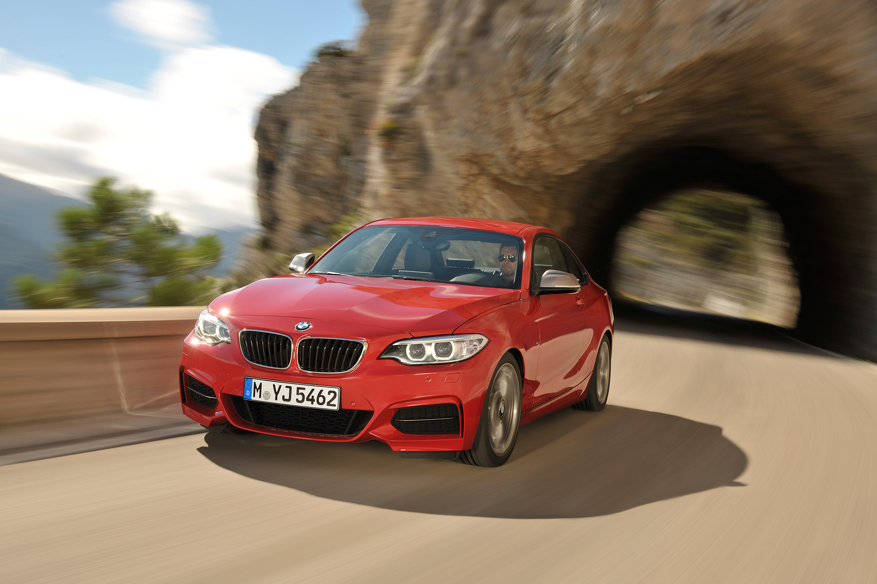 BMW 2 Series Coupe photo #2
