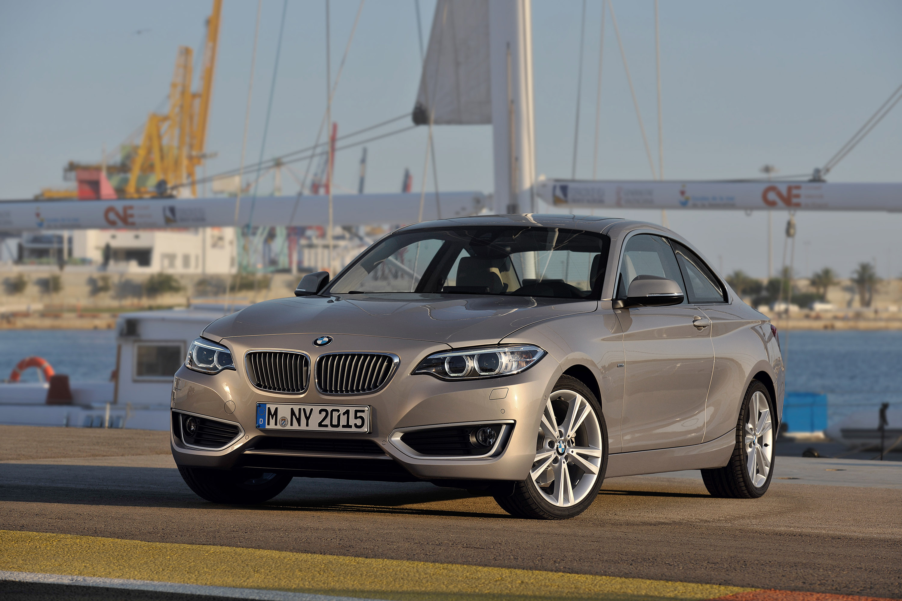 BMW 2 Series Coupe photo #16