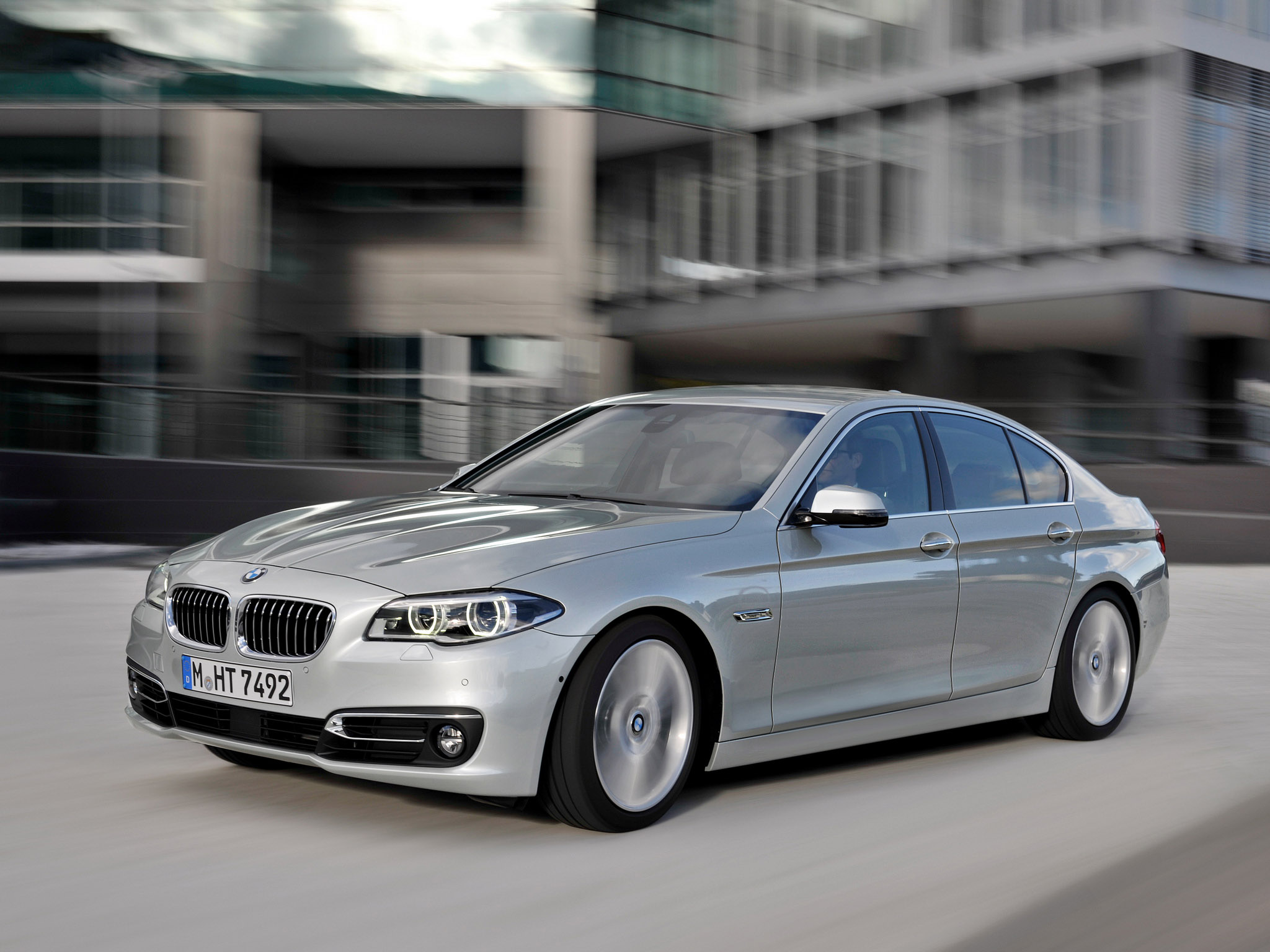 BMW 5-Series photo #20