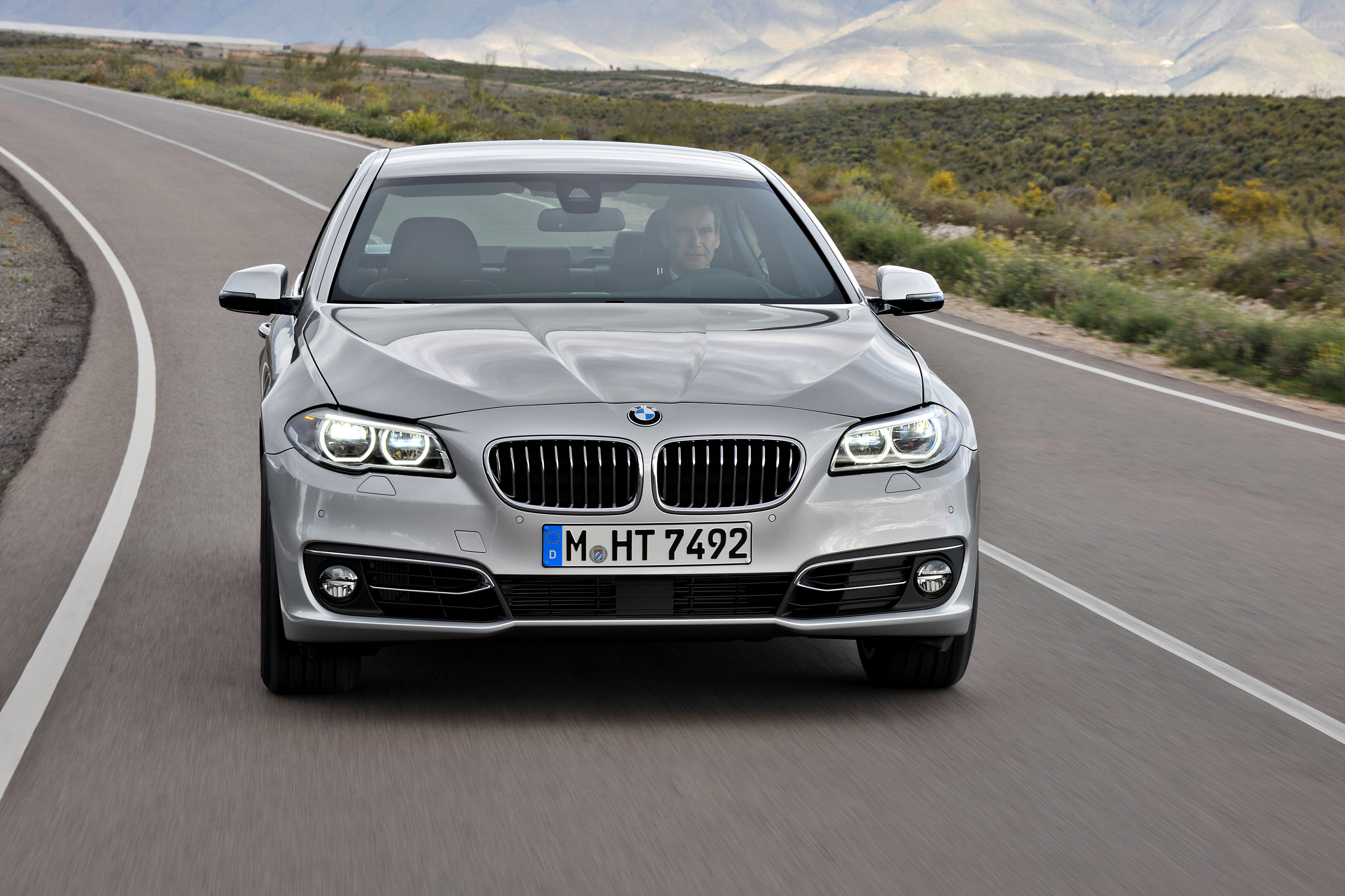 BMW 5-Series photo #23