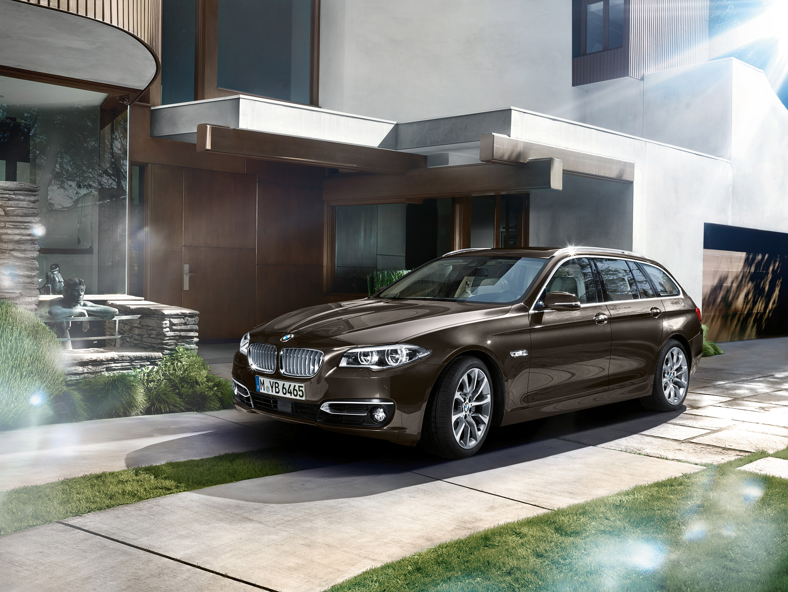 BMW 5-Series photo #24