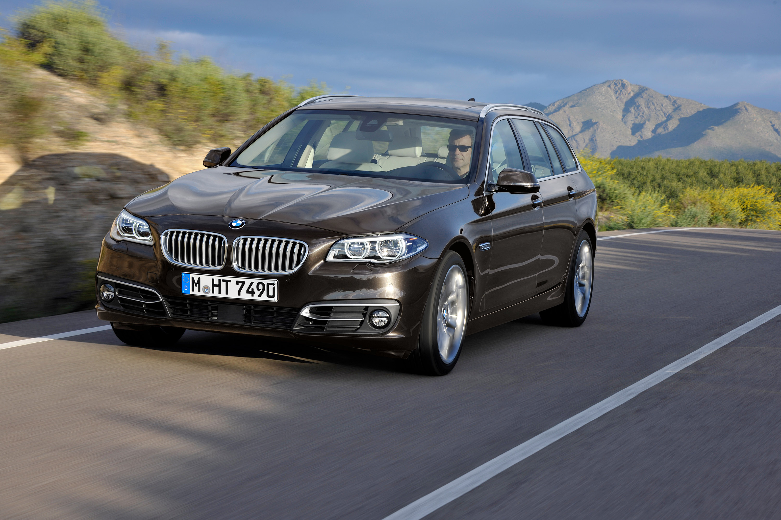 BMW 5-Series photo #26