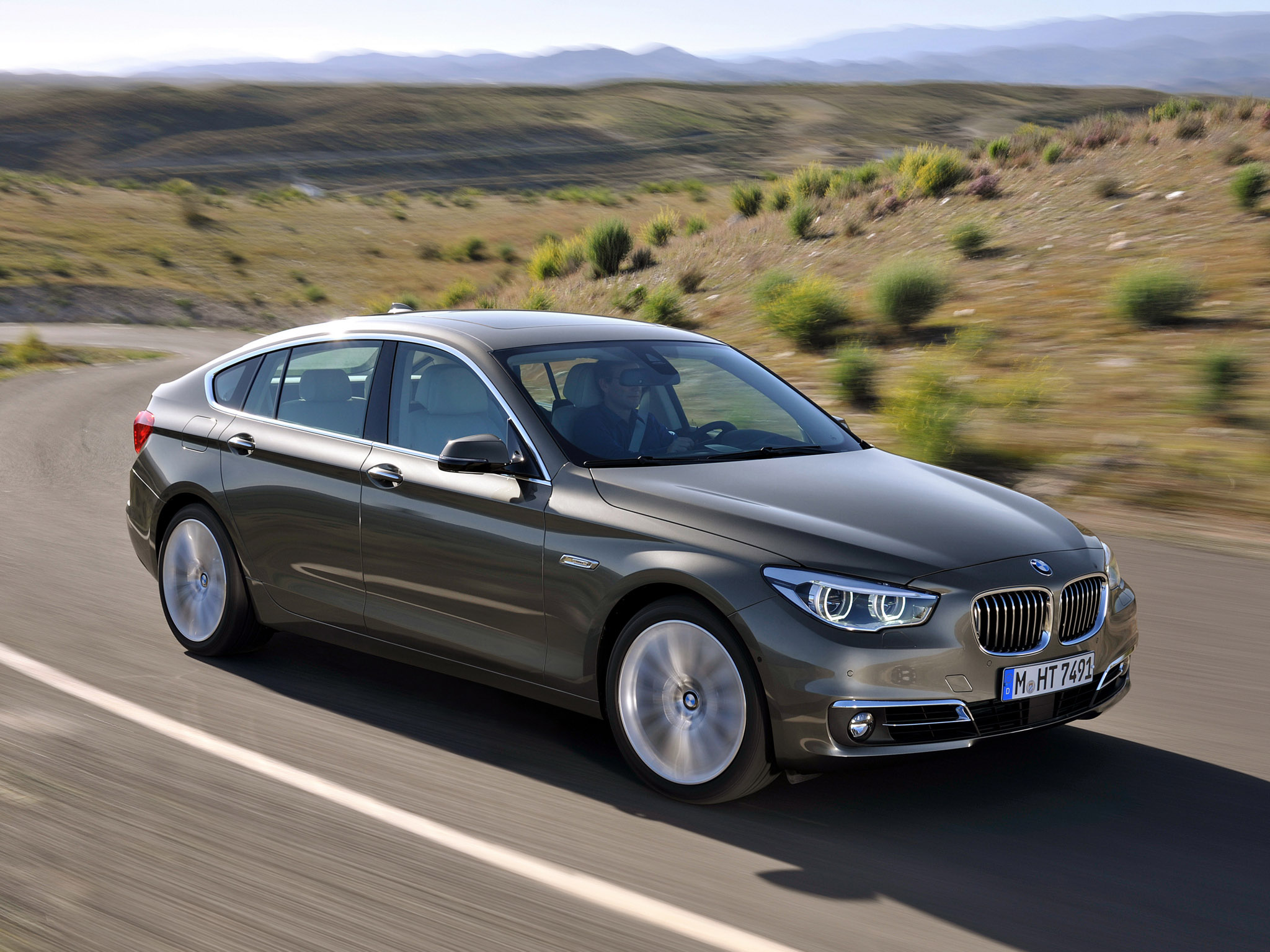 BMW 5-Series photo #33