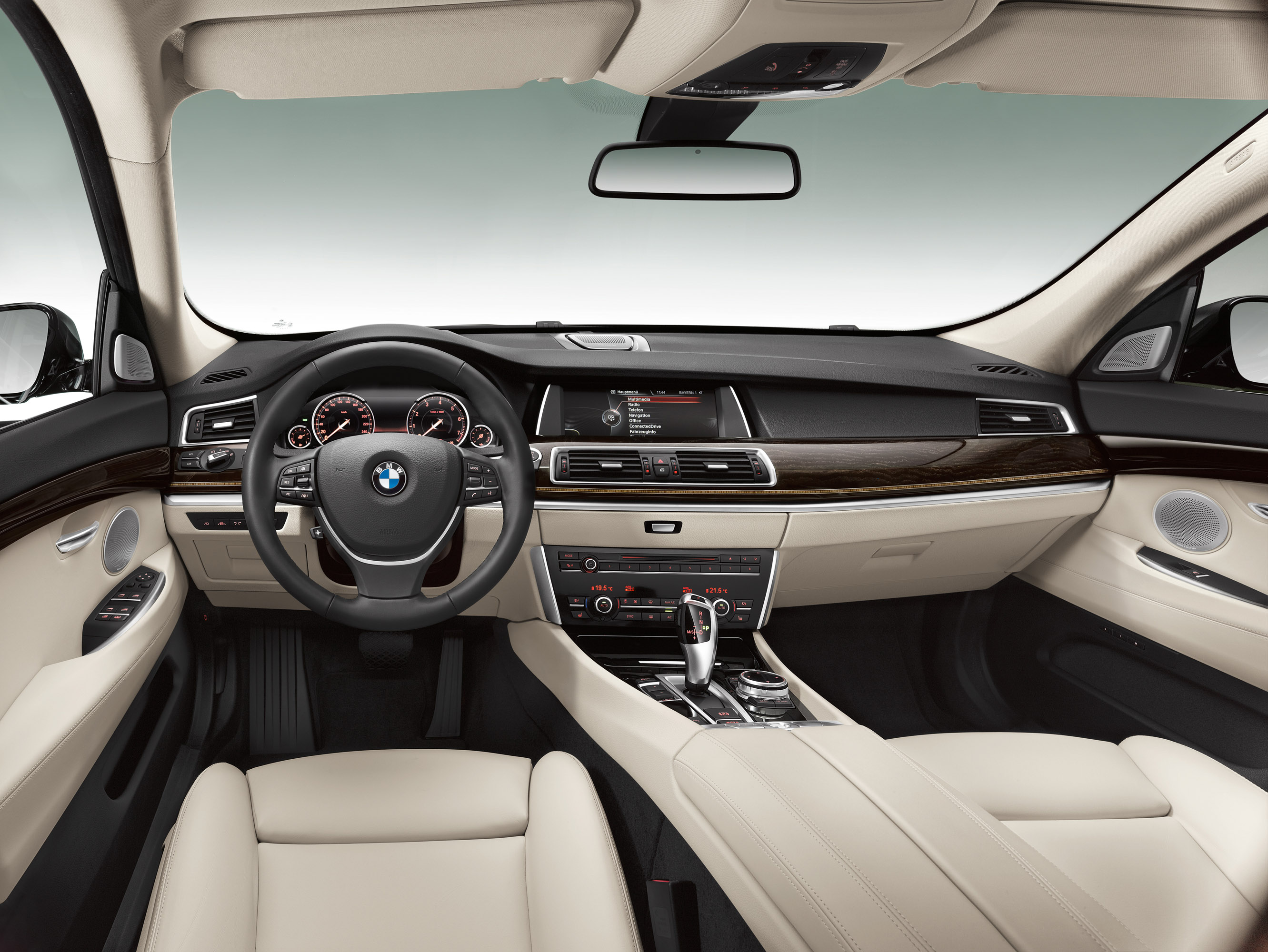 BMW 5-Series photo #37