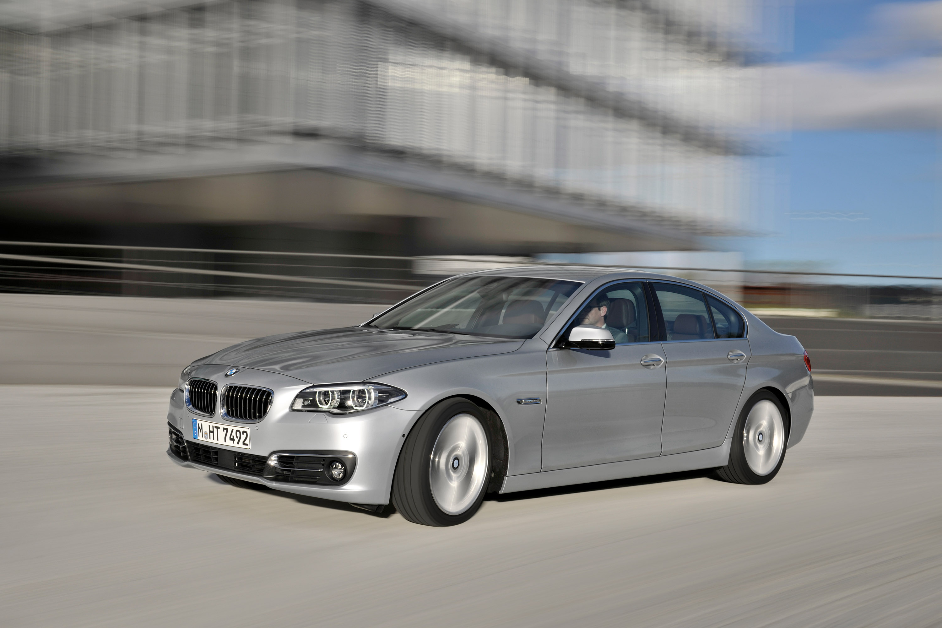 BMW 5-Series photo #68