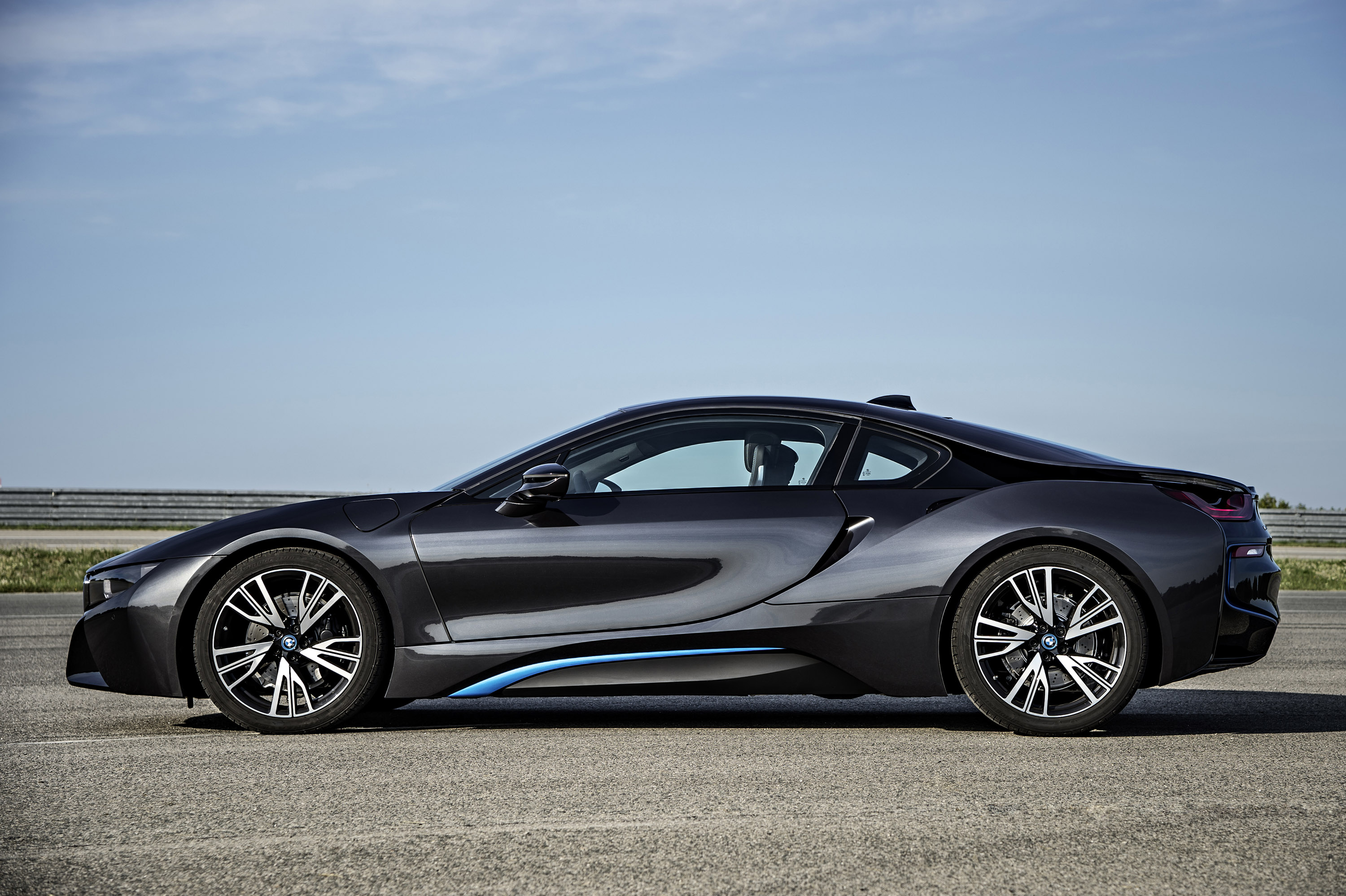 BMW i8 photo #21