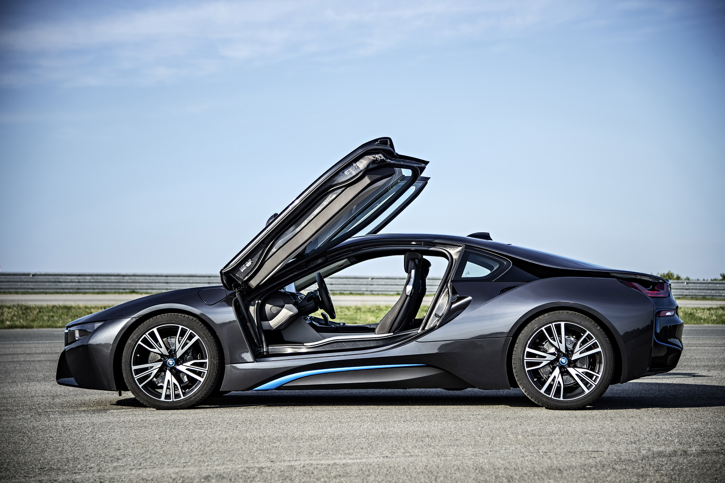 BMW i8 photo #22