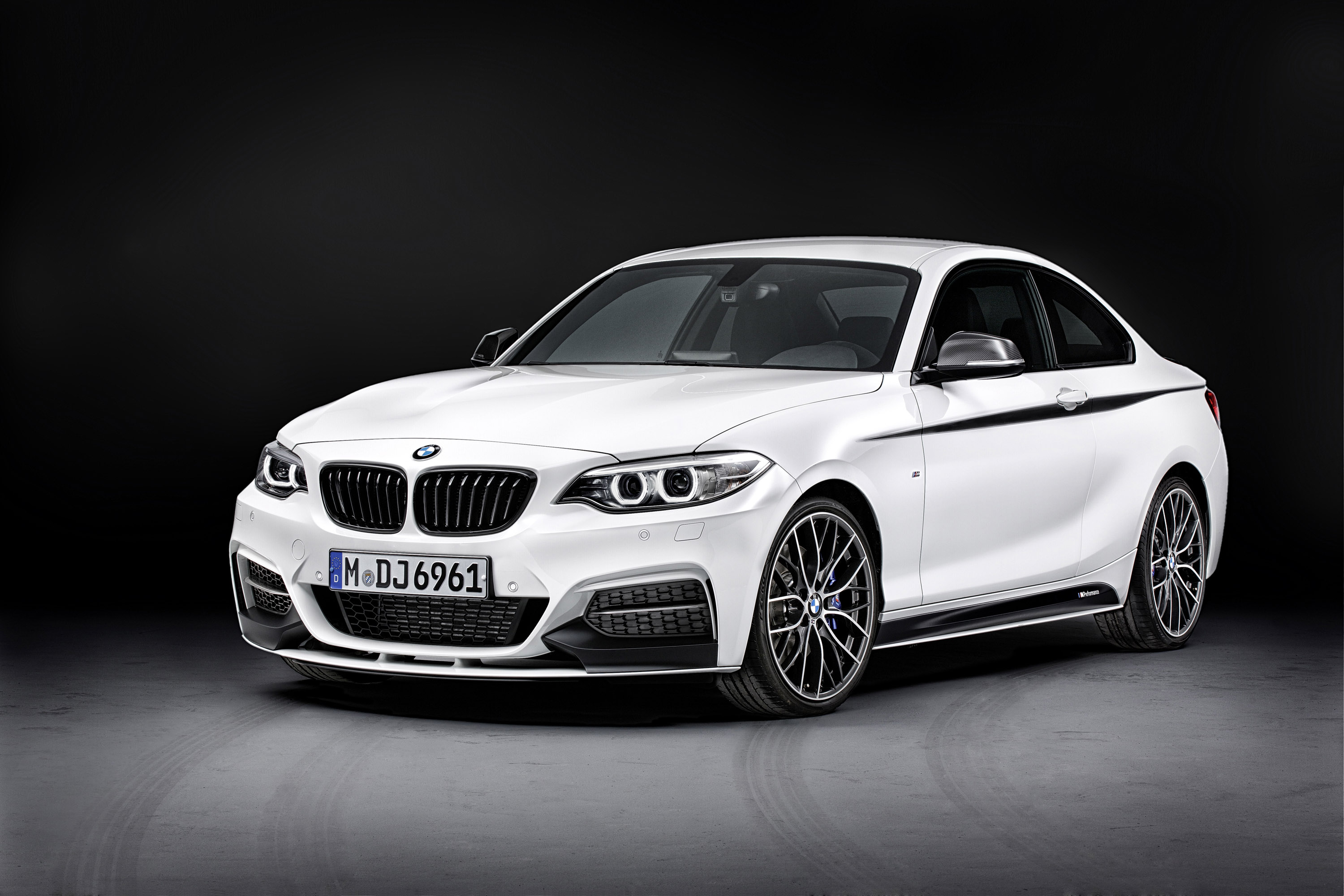 BMW M235i Coupe photo #1