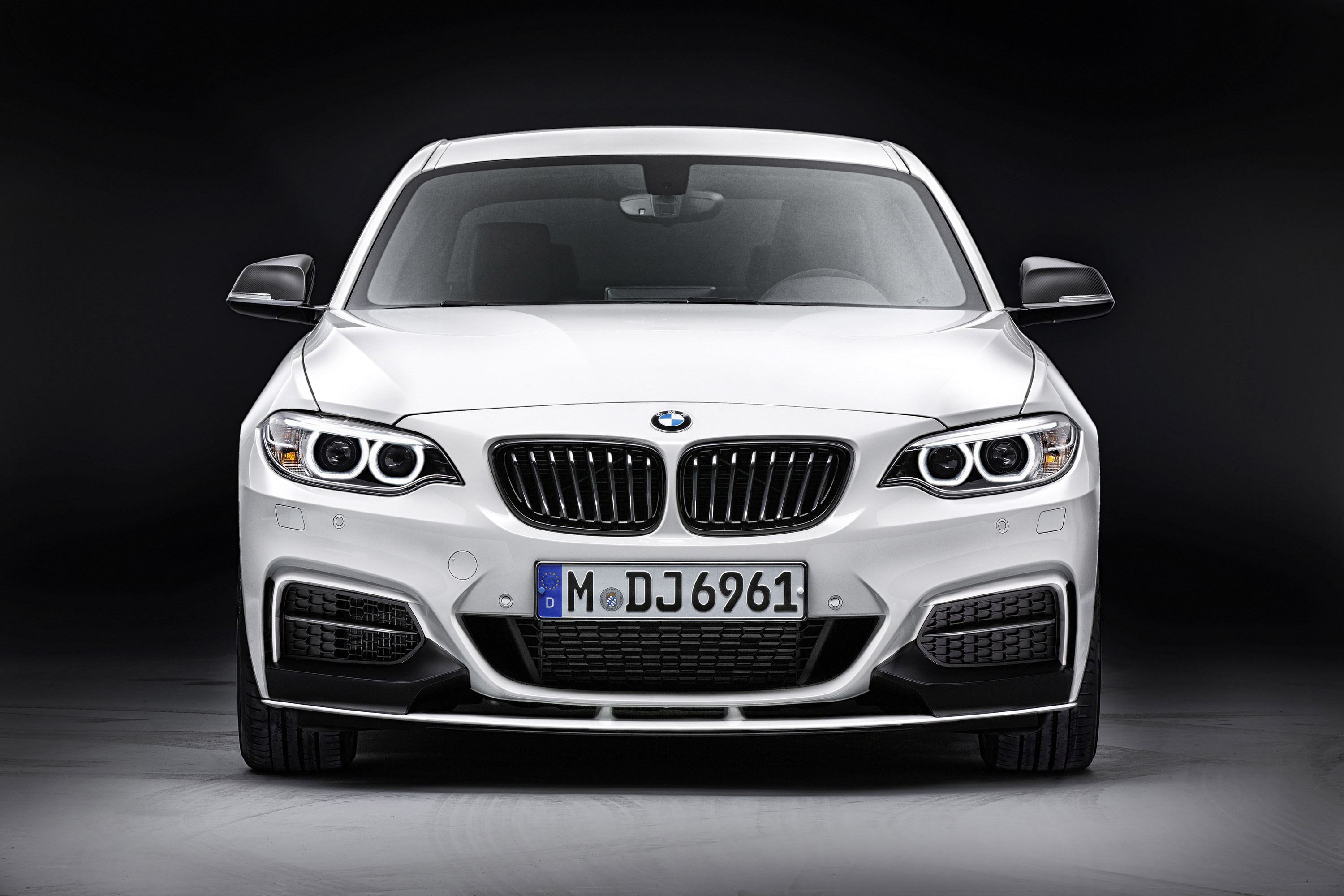 BMW M235i Coupe photo #2