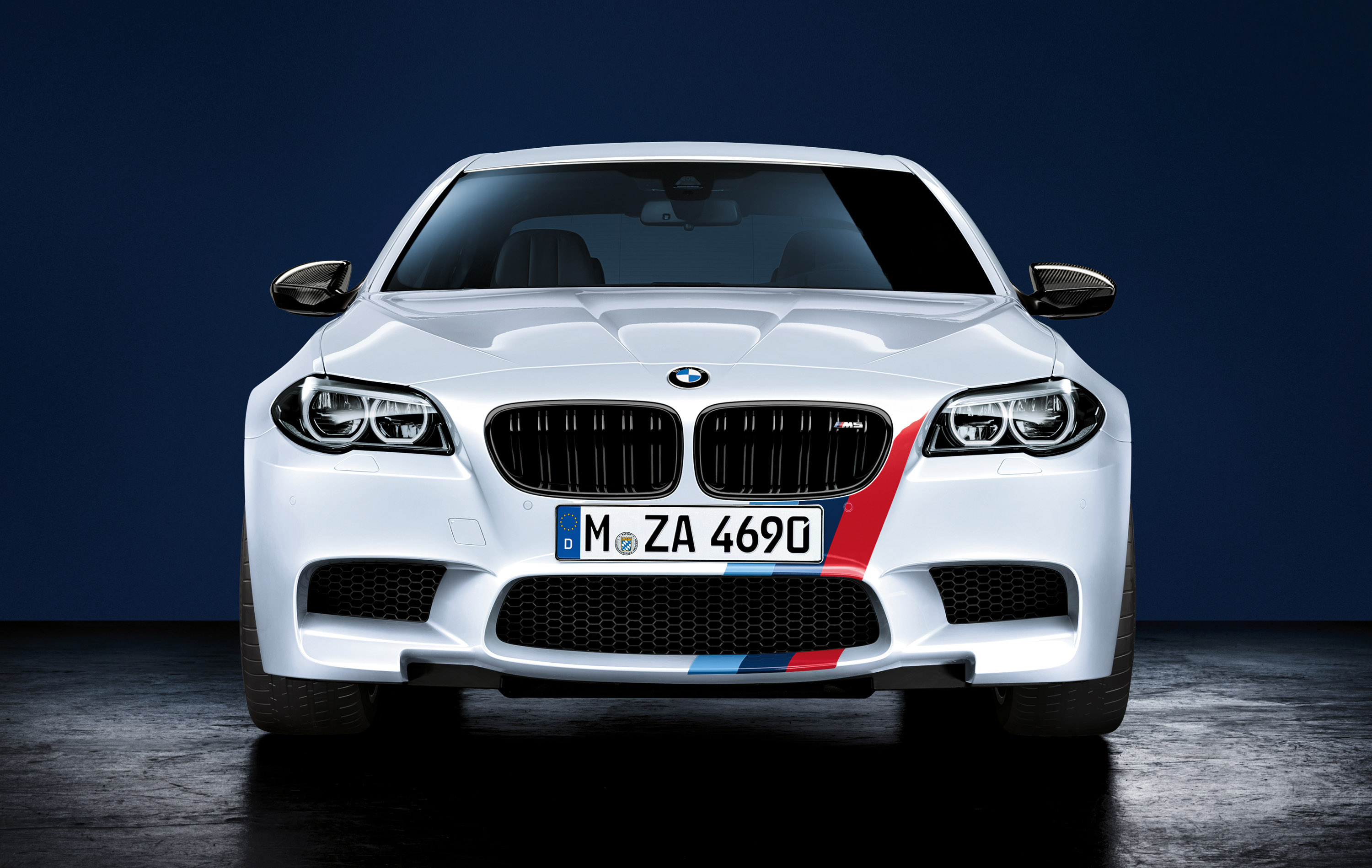 BMW M5 M Performance Accessories photo #1