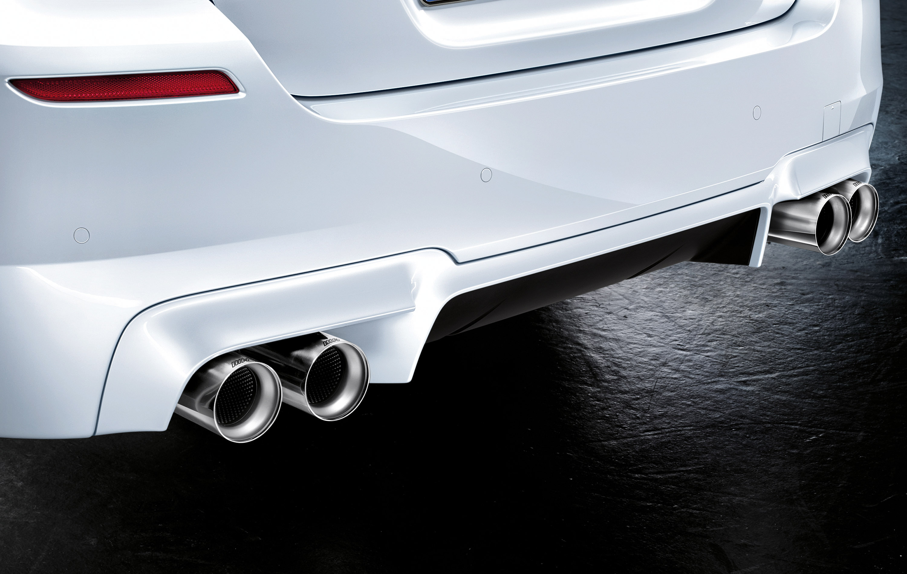 BMW M5 M Performance Accessories photo #8
